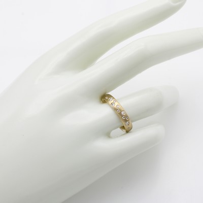 27119483a - Ring mit Brillanten, GG 585/000, z.T. matt., 16 Brill. verstreut gef. zus. ca. 0.25 ct ...