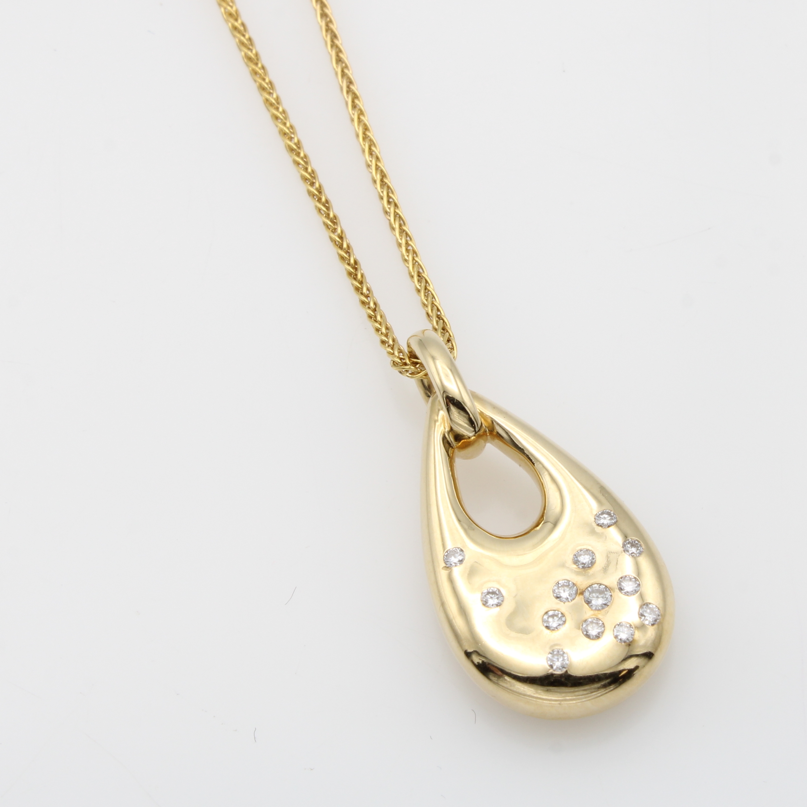 Image 27119503 - Anhänger mit Brillanten an Kette, GG 585/000, Tropfenform, Brill. verstreut gef. zus. ...