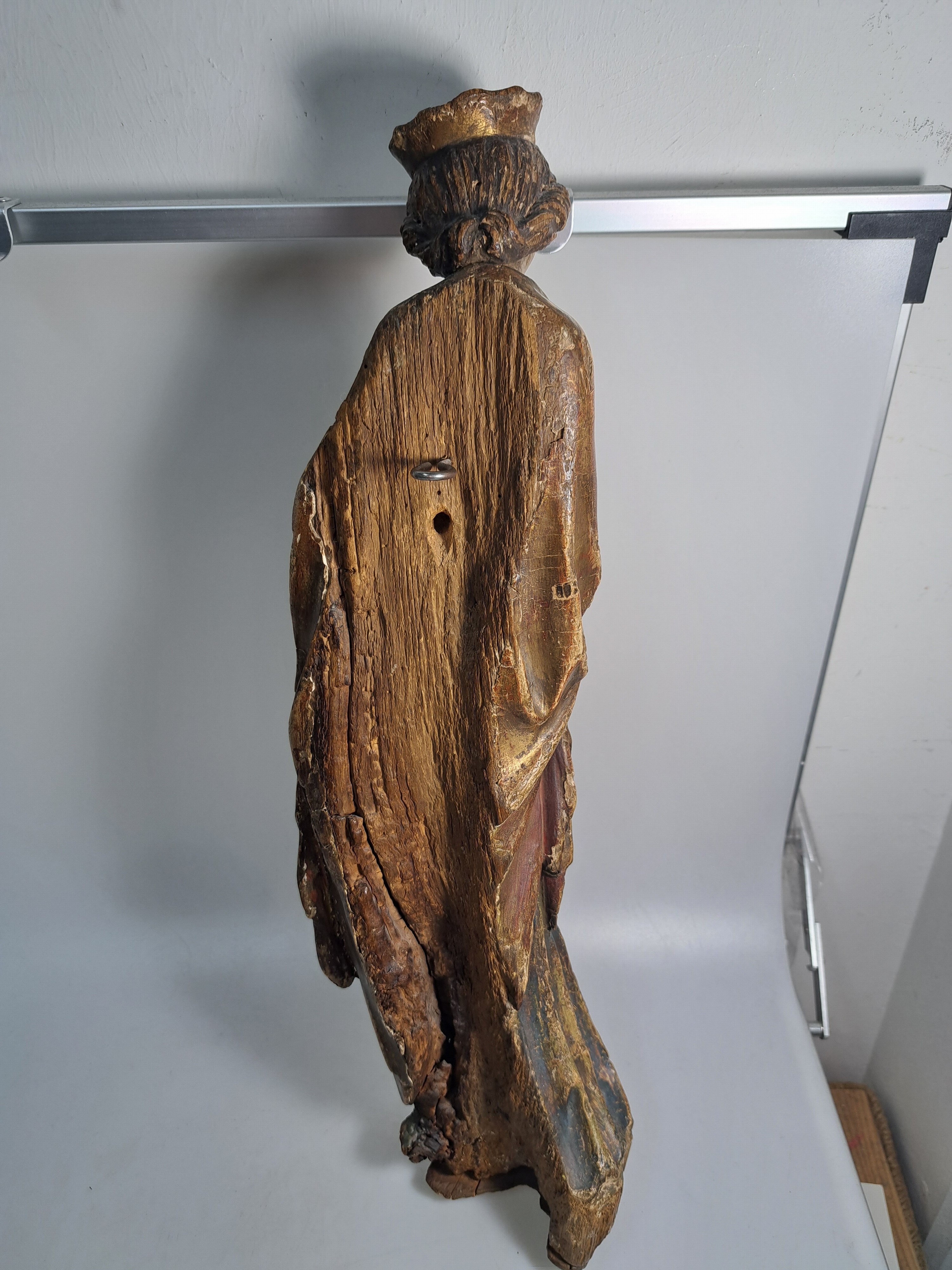 Detail m: Joseph Peppi Rifesser, 1921-2020 St. Ulrich/Gröden, 2 Bildschnitzereien: Heilige Barbara von Nikomedien, gotischer Duktus der Zeit um 1500, Holz ...