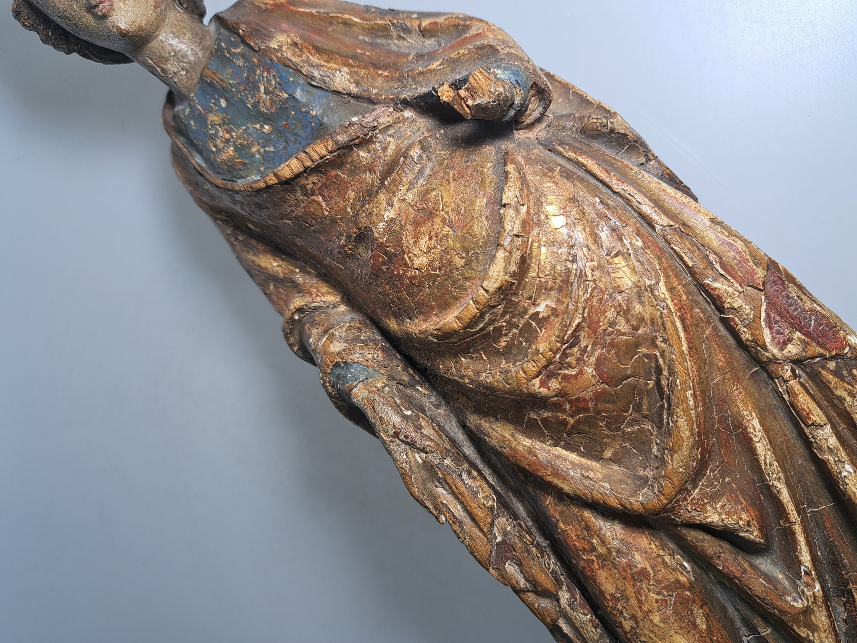Detail r: Joseph Peppi Rifesser, 1921-2020 St. Ulrich/Gröden, 2 Bildschnitzereien: Heilige Barbara von Nikomedien, gotischer Duktus der Zeit um 1500, Holz ...