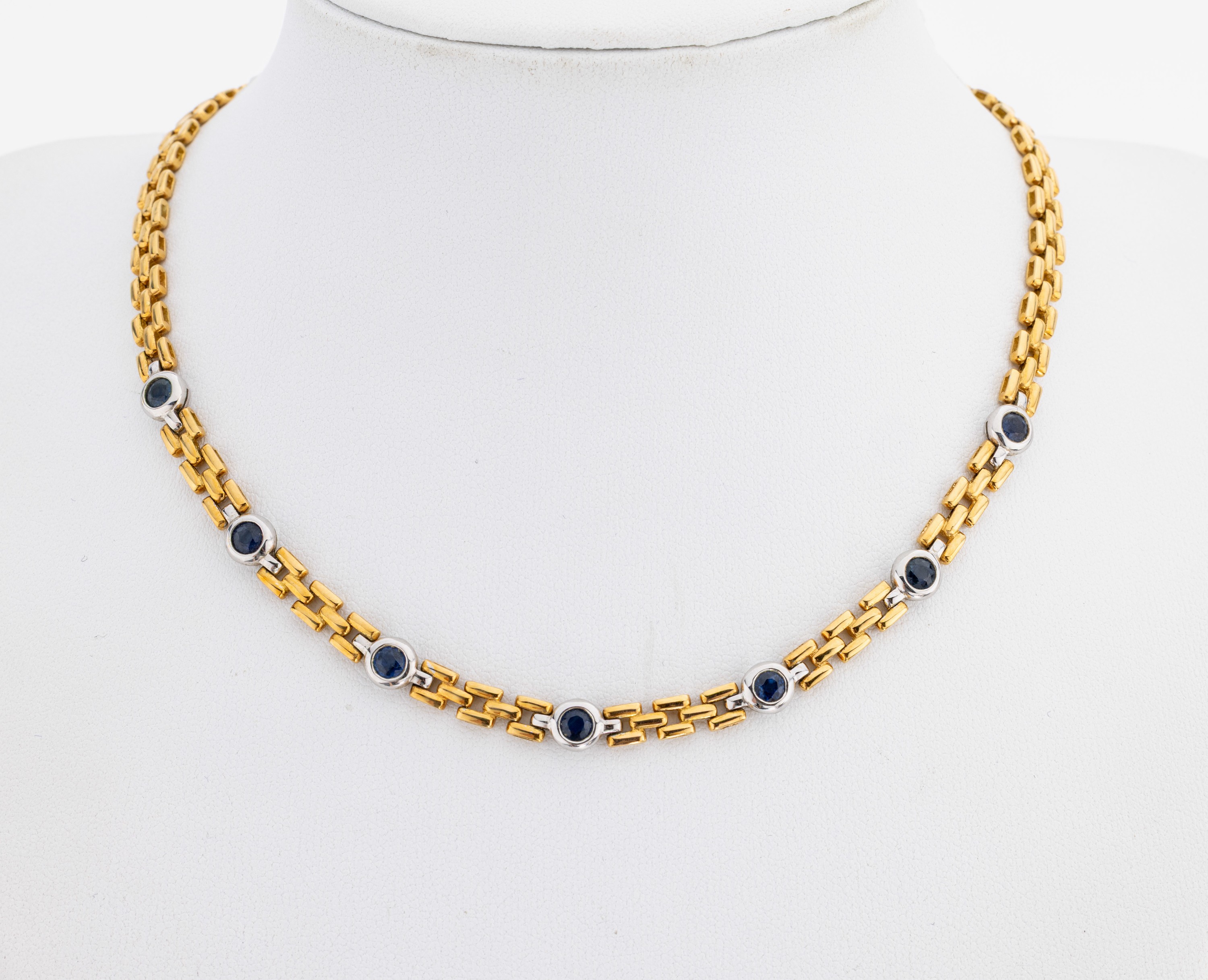 Image 27119565 - 18 kt Gold Saphir-Collier, GG/WG 750/000, 7 in WG gefassten rundfacett. Saphiren zus. ...