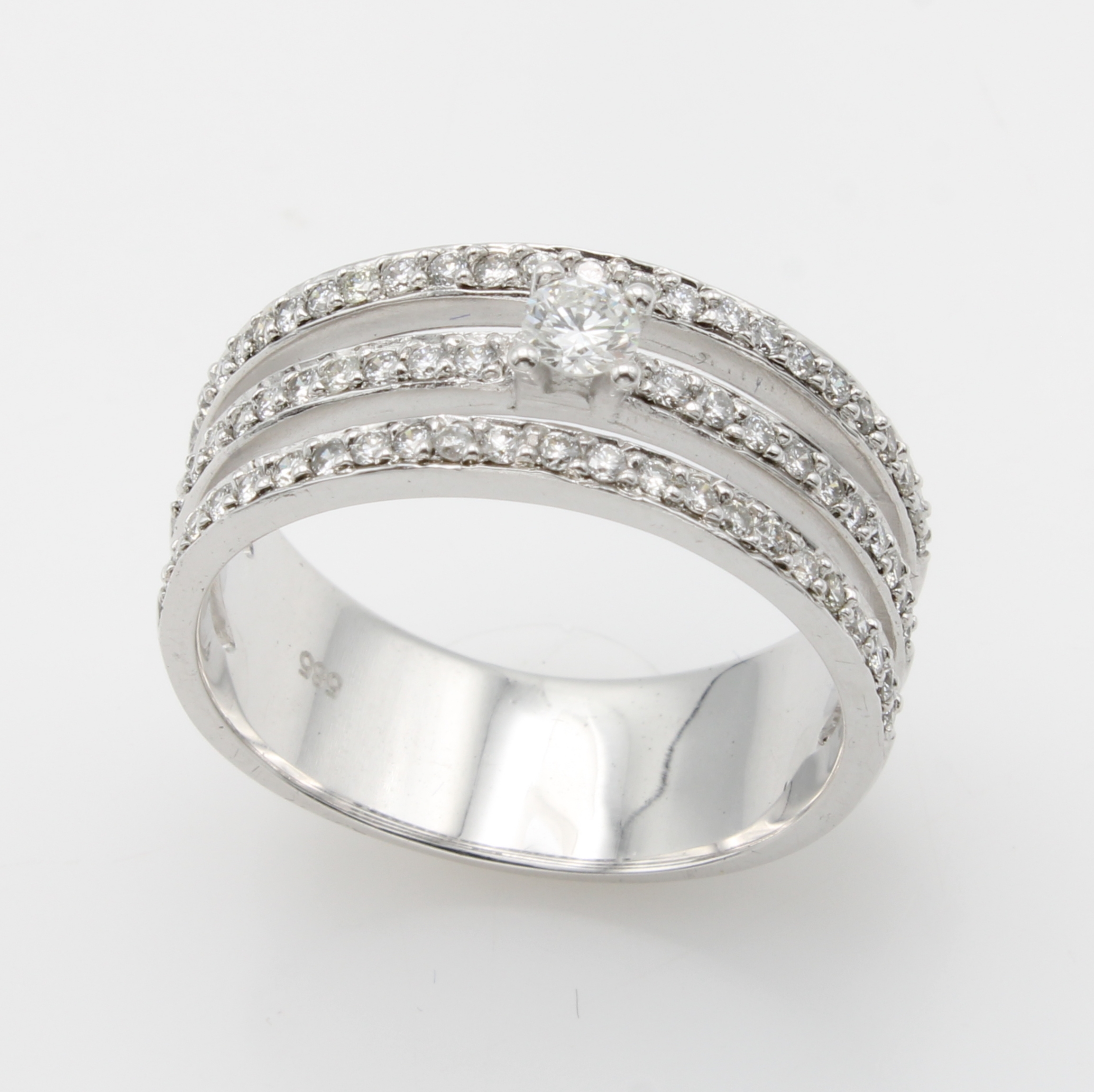 Image 27119574 - Ring mit Brillanten, WG 585/000, Solitär in Krappenfassung u. Besatzbrill. in 3 Reihen ...