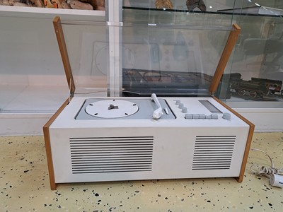 27119578b - Audioanlage SK 61, sog. Schneewittchensarg, Braun, 1961-64, Entwurf Hans Gugelot und ...