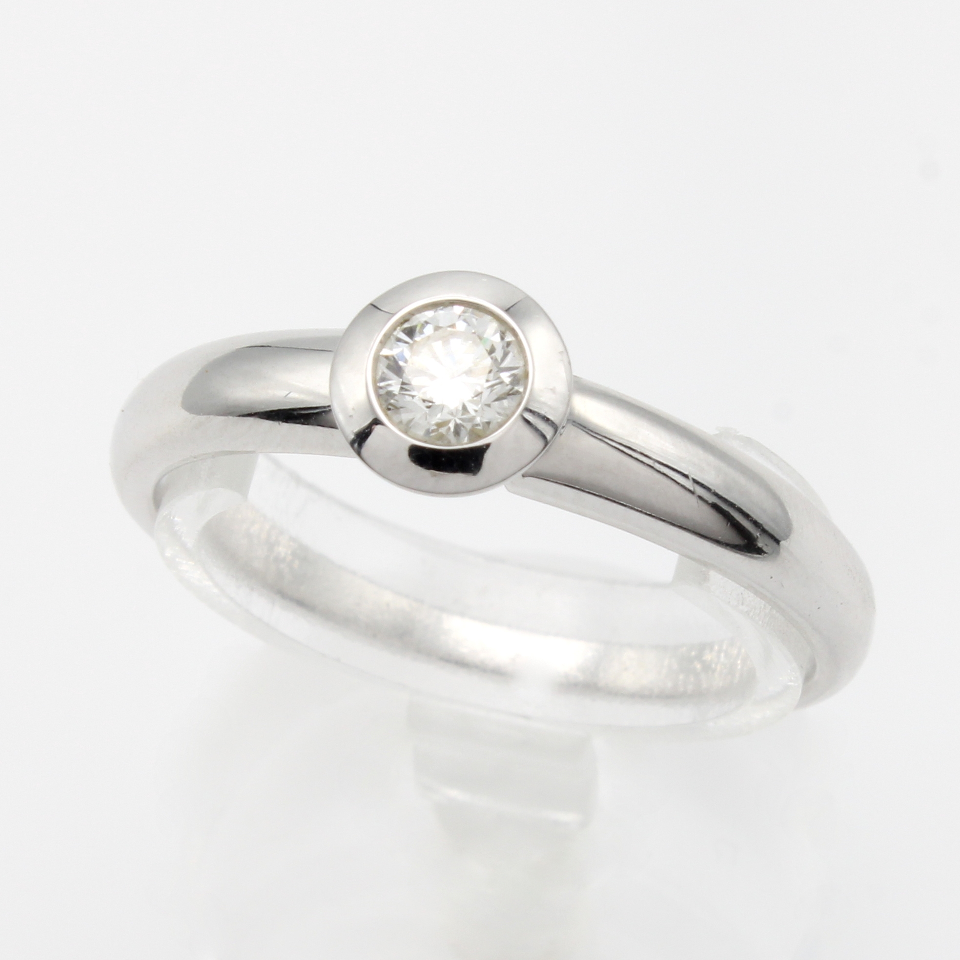 Image 27119601 - Ring mit Brillantsolitär, WG 585/000, Brill. in breiter, glatter Fassung ca. 0.25 ct ...
