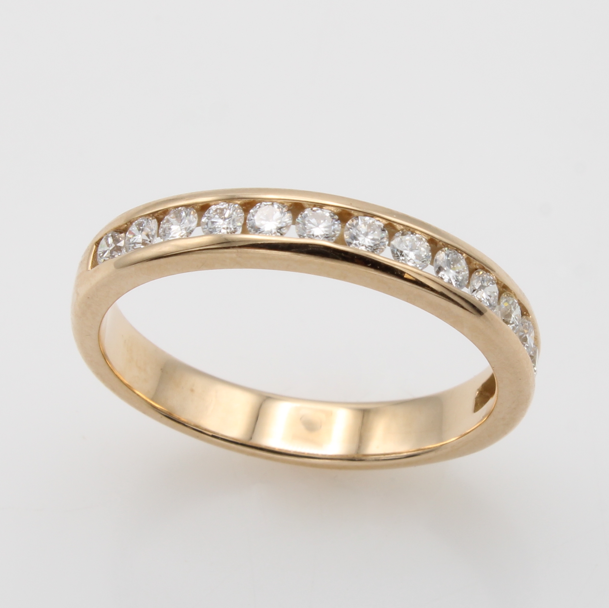 Image 27119632 - Ring mit Brillanten, RG 585/000, 15 Brill. in Kanalfassung zus. ca. 0.40 ct Weiß/si, RW ...