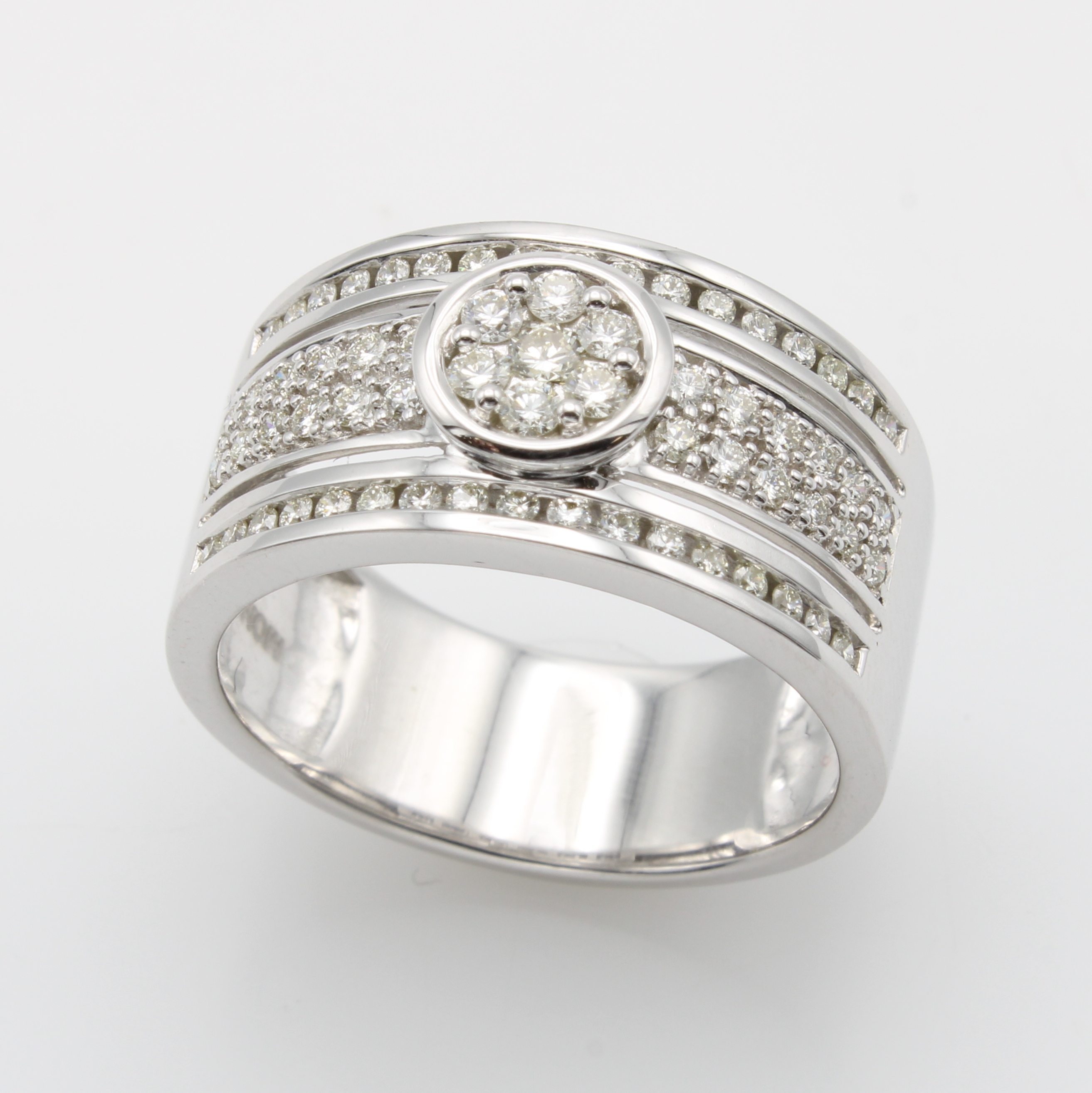 Image 27119656 - Ring mit Brillanten, WG 585/000, Brill. 4- rhg. u. in Zargenfassung gef. zus. ca. 0.60 ...