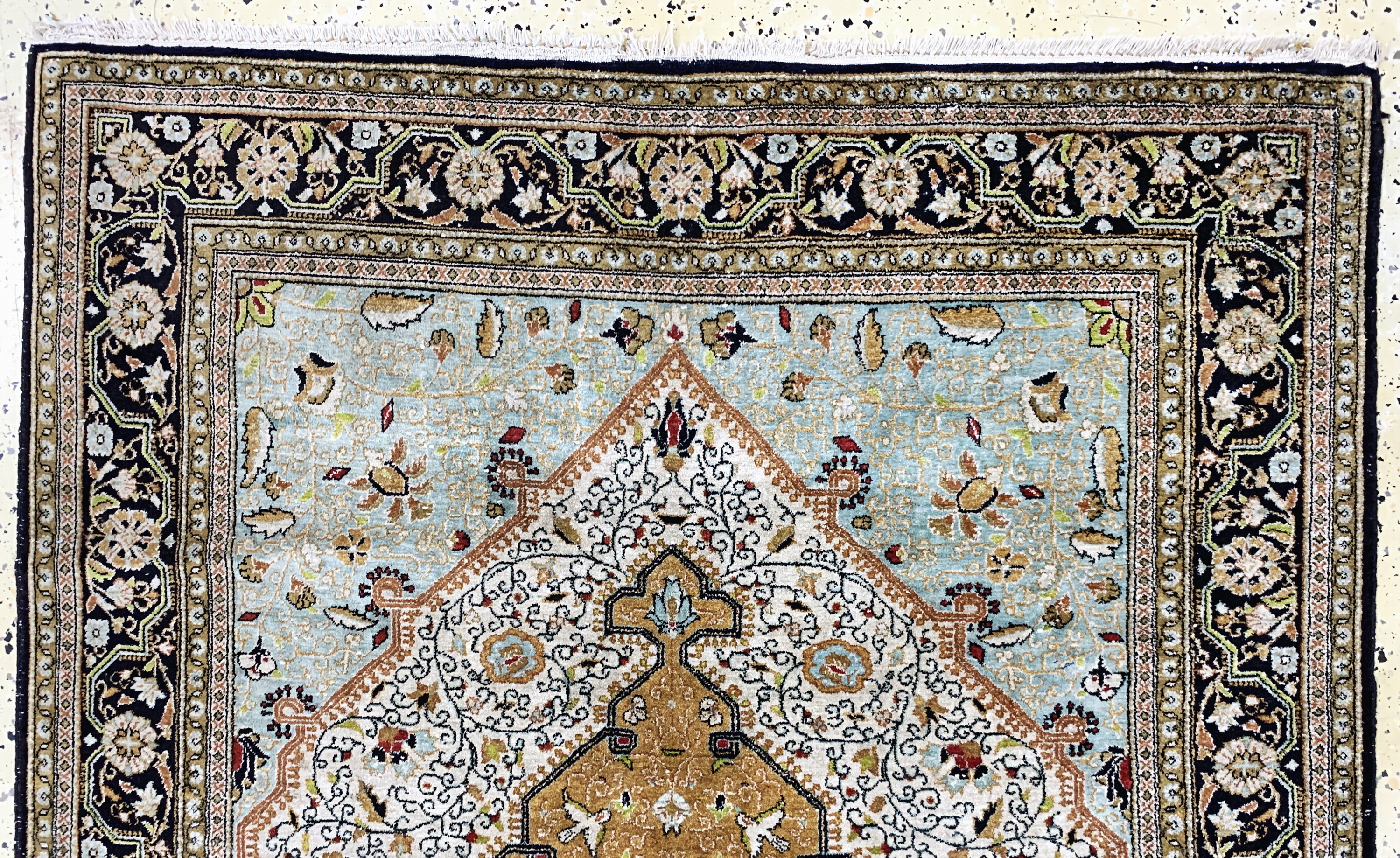 Detail a: Ghom Seide, Persien, Mitte 20.Jhd, reine Naturseide, ca. 163 x 110 cm, EHZ: 2
