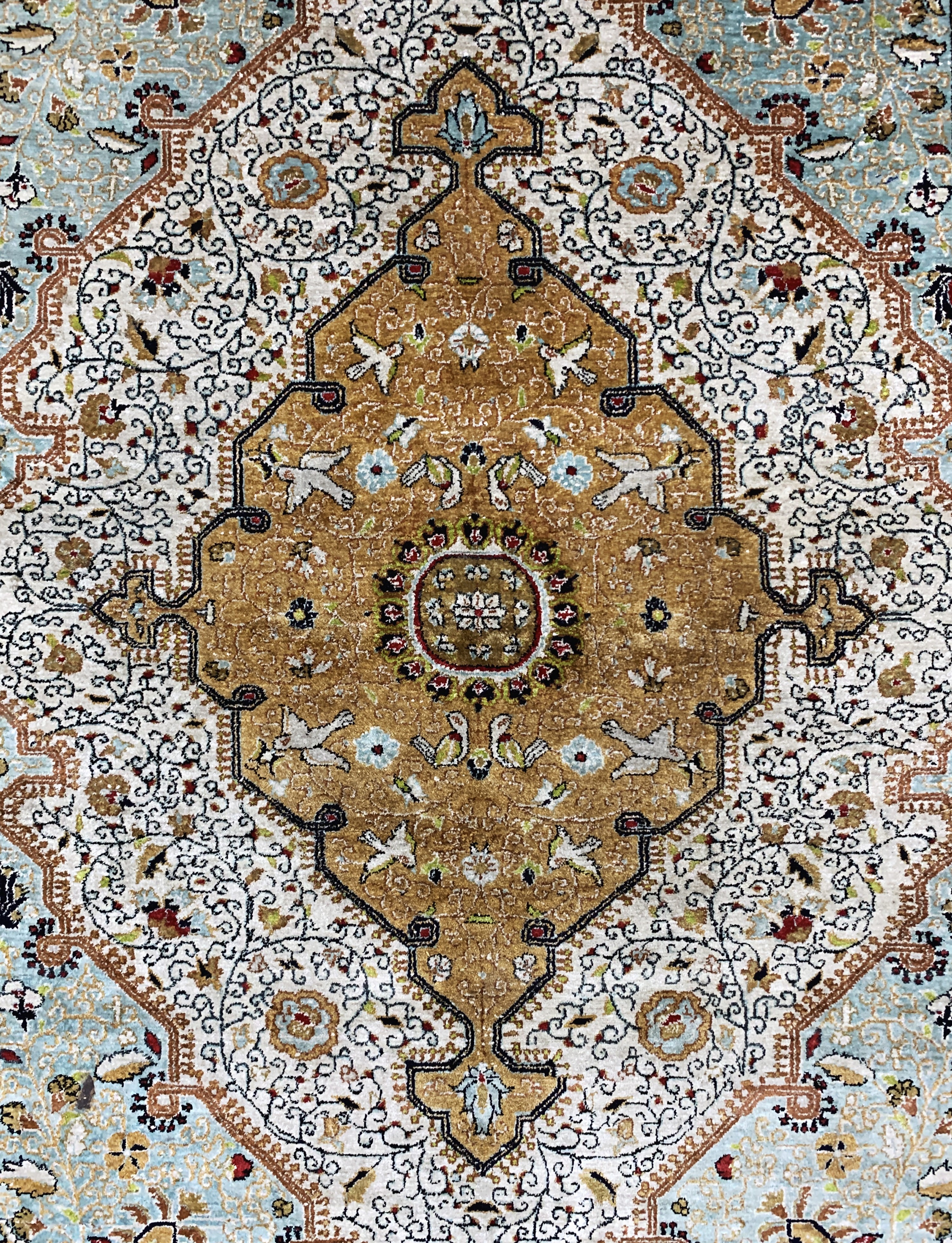 Detail c: Ghom Seide, Persien, Mitte 20.Jhd, reine Naturseide, ca. 163 x 110 cm, EHZ: 2