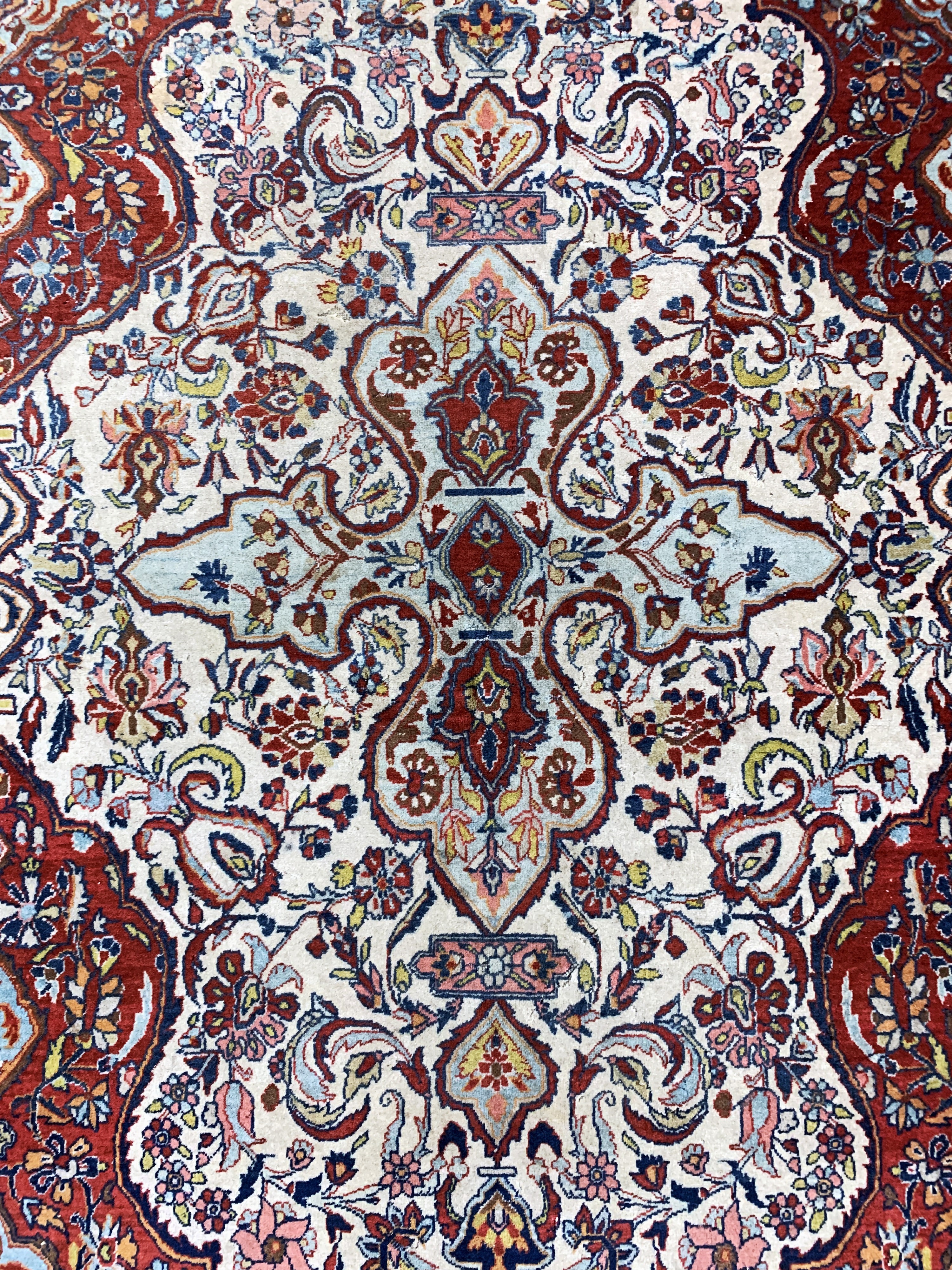 Detail c: Keschan Kork antik, Persien, um 1900, Korkwolle auf Baumwolle, ca. 194 x 138 cm, Mottenfraß, EHZ: 2