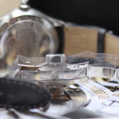 27119600e - MONTBLANC Heritage ungetragener Eindrücker- Armbandchronograph Referenz M119951, ...