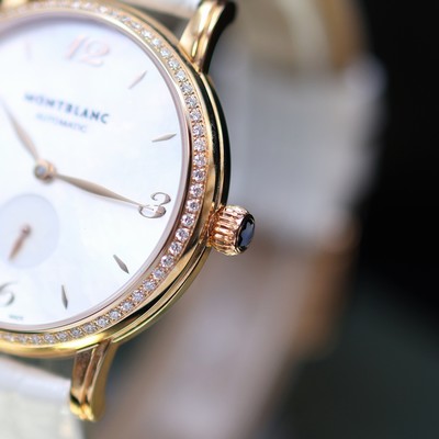 27119626c - MONTBLANC Star Classique Damenarmbanduhr in RG 750/000 mit Brillantlünette Referenz ...