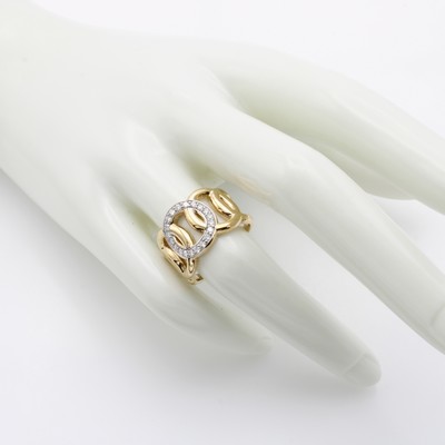 27119631a - Ring mit Brillanten, GG 585/000, runde Elemente, 1 Element bes. m. Brill. zus. ca. 0.30 ...
