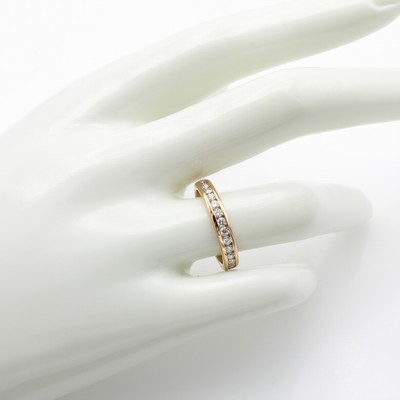 27119632a - Ring mit Brillanten, RG 585/000, 15 Brill. in Kanalfassung zus. ca. 0.40 ct Weiß/si, RW ...