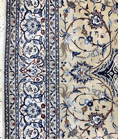 27119649c - Nain fein(9 La), Persien, Mitte 20.Jhd, Korkwolle mit Seide, ca. 316 x 203 cm, ca. ...