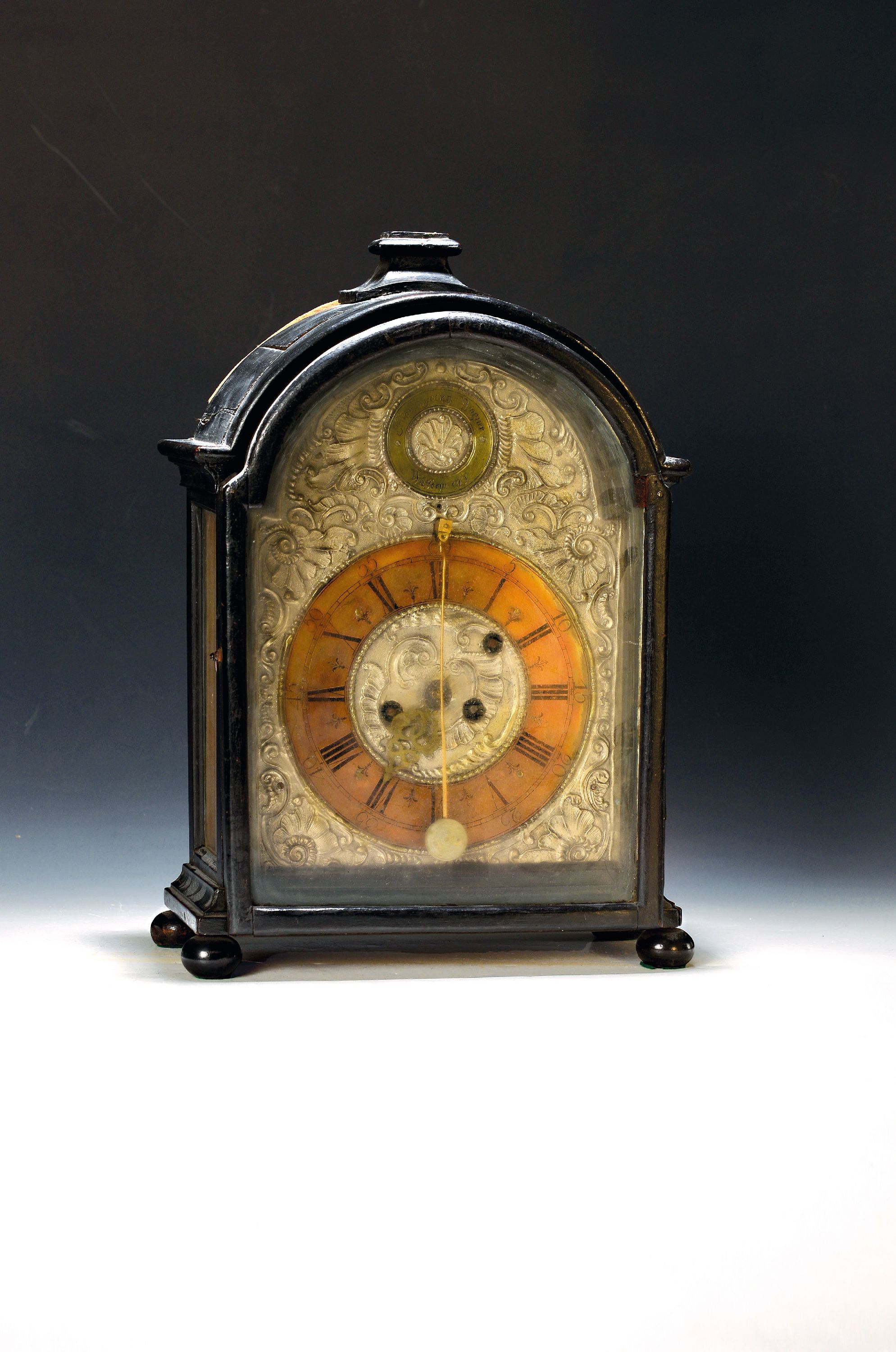 Image 27119754 - Tischuhr, sog. Vorderzappler, Johann Georg Wagner Wasserburg, um 1770/80, Holzgehäuse, ...