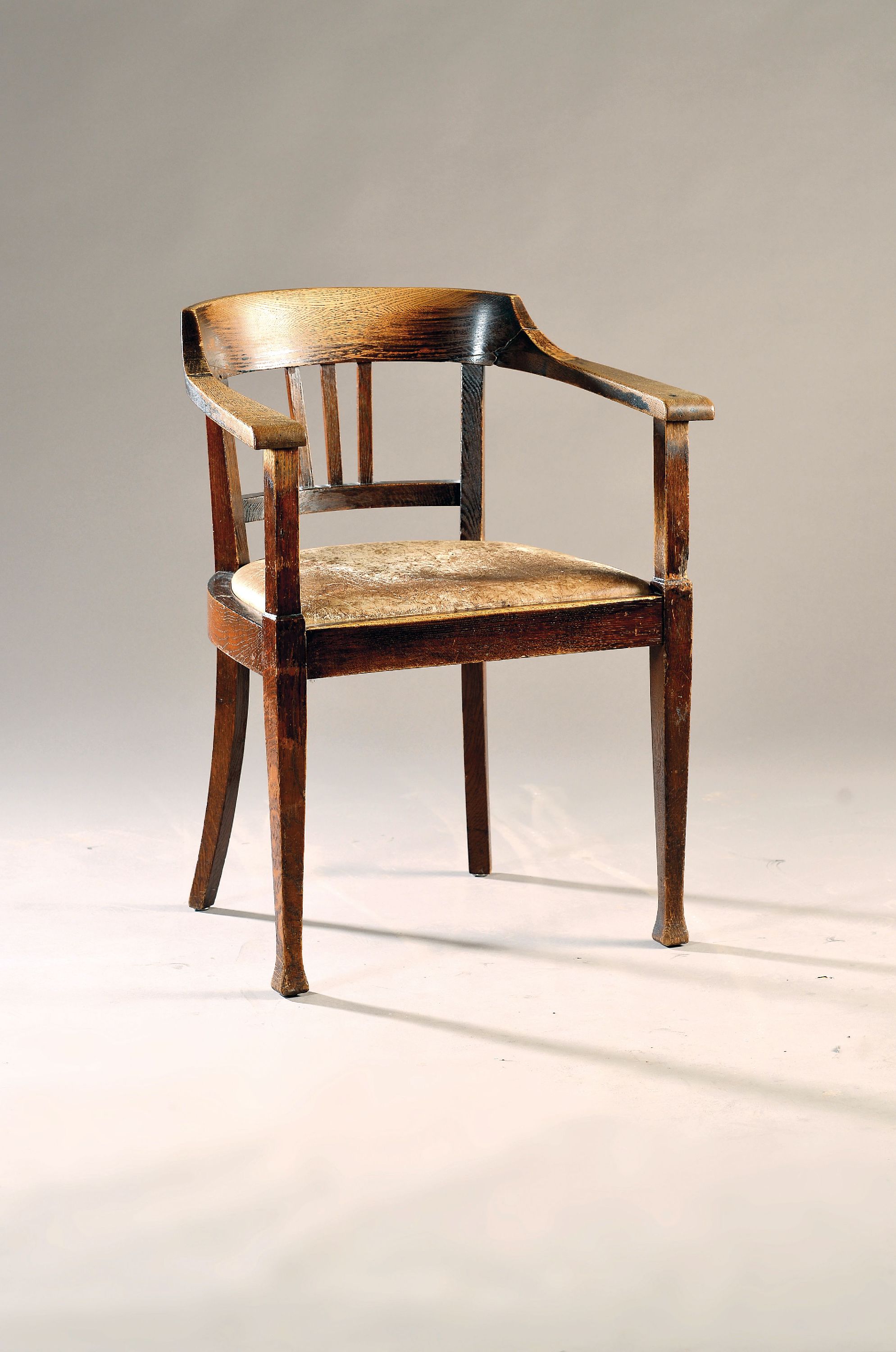 Image 27119777 - Armchair, German around 1910, solid oak, seat and cover with strong signs of wear, in ...