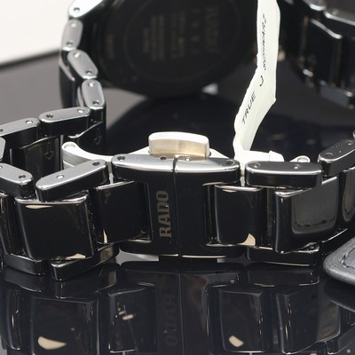 27119835d - RADO True ungetragene Damenarmbanduhr Referenz R27059712, quarz, Keramikgeh. inkl. ...