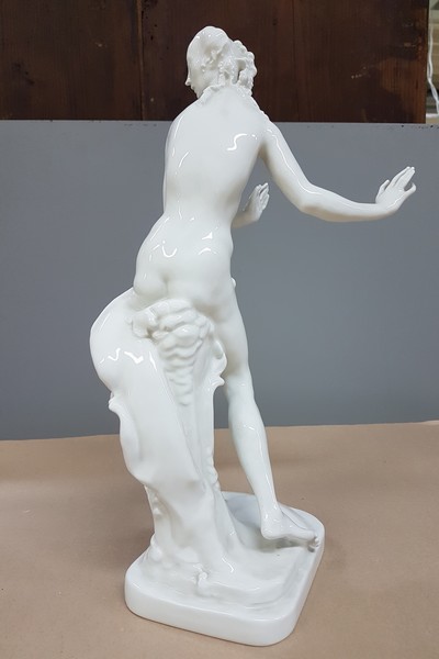 27120006c - Porzellanfigur Daphne, Entw. Paul Scheurich 1918, KPM Berlin, Weißporzellan, 2. Wahl, ...