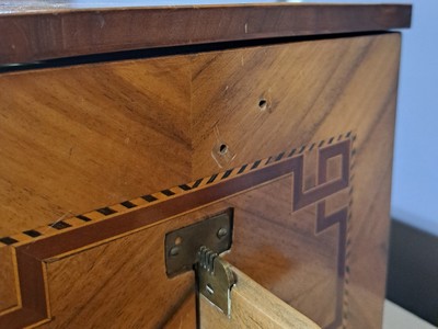 27120055d - Große böhmische Tonzungendrehorgel mit 8 Melodien, um 1820, Ventilbalken signiert J. ...