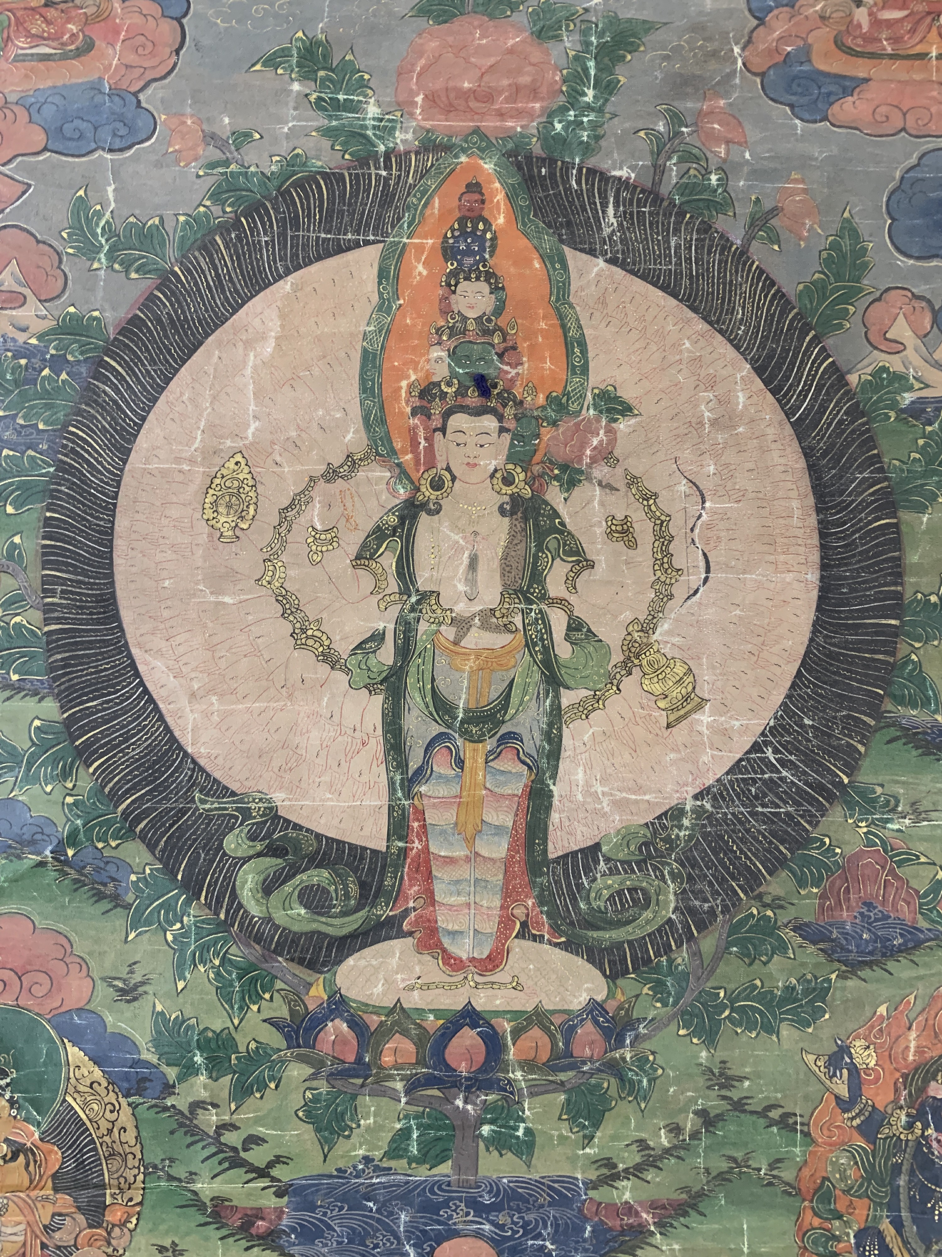 Detail c: Thangka antik, Tibet, um 1900, Papiermalerei, ca. 122 x 83 cm, EHZ: 3