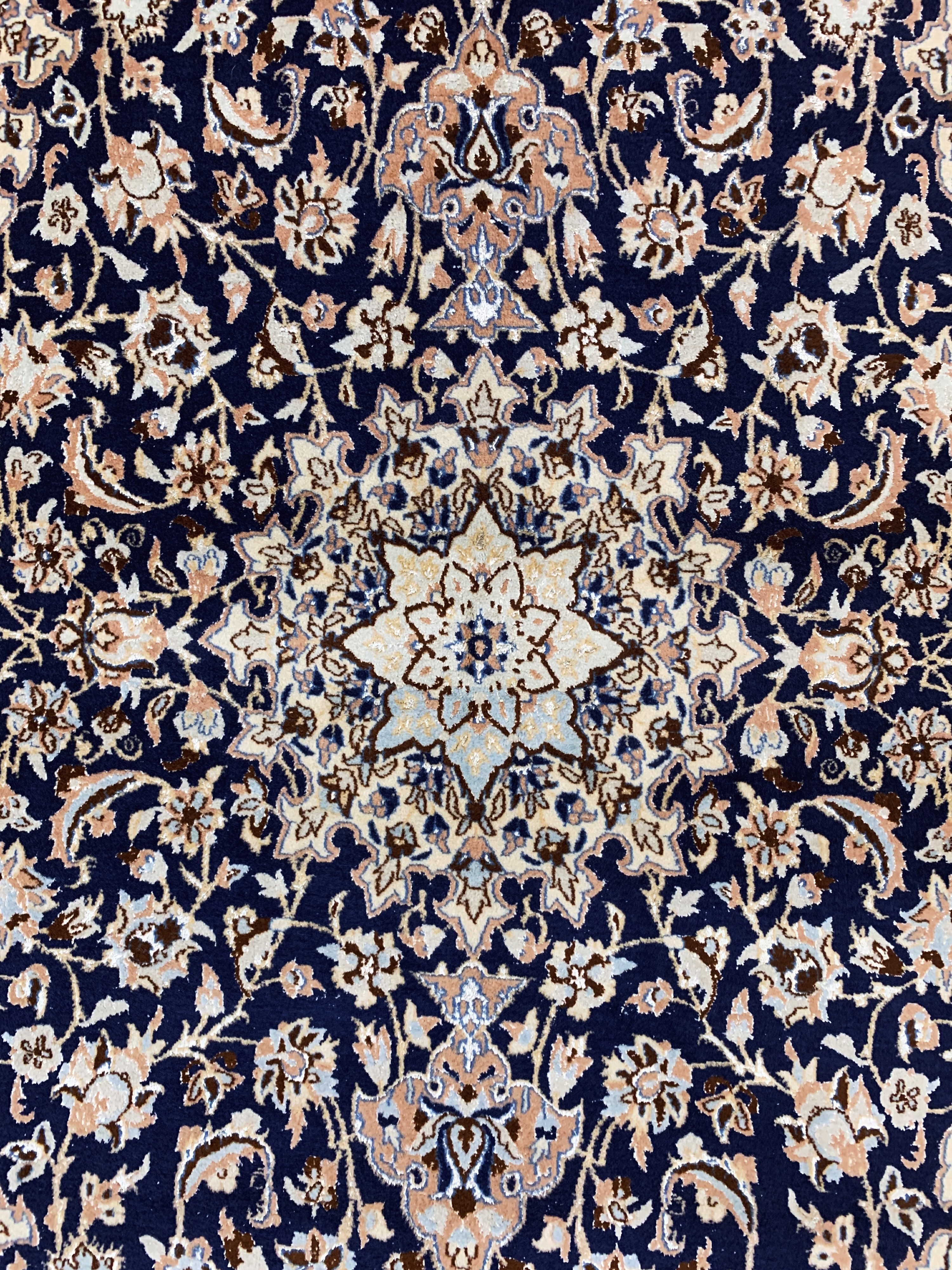 Detail c: Nain fein(9 La), Persien, Mitte 20.Jhd, Korkwolle mit Seide, ca. 222 x 134 cm, gereinigt, EHZ: 2