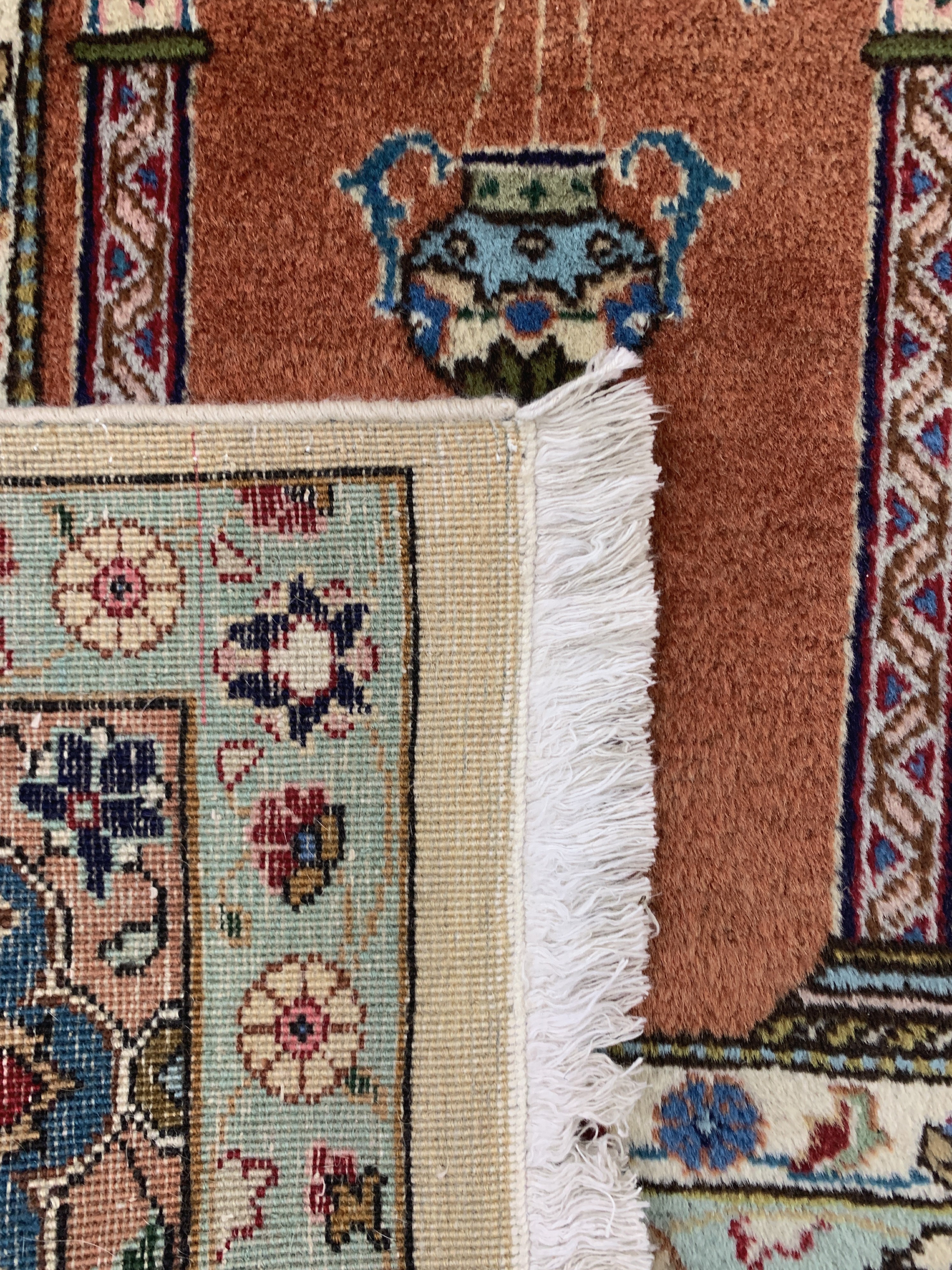 Detail i: Täbriz, Persien, Mitte 20.Jhd, Wolle auf Baumwolle, ca. 337 x 250 cm, Mottenfraß, EHZ: 2