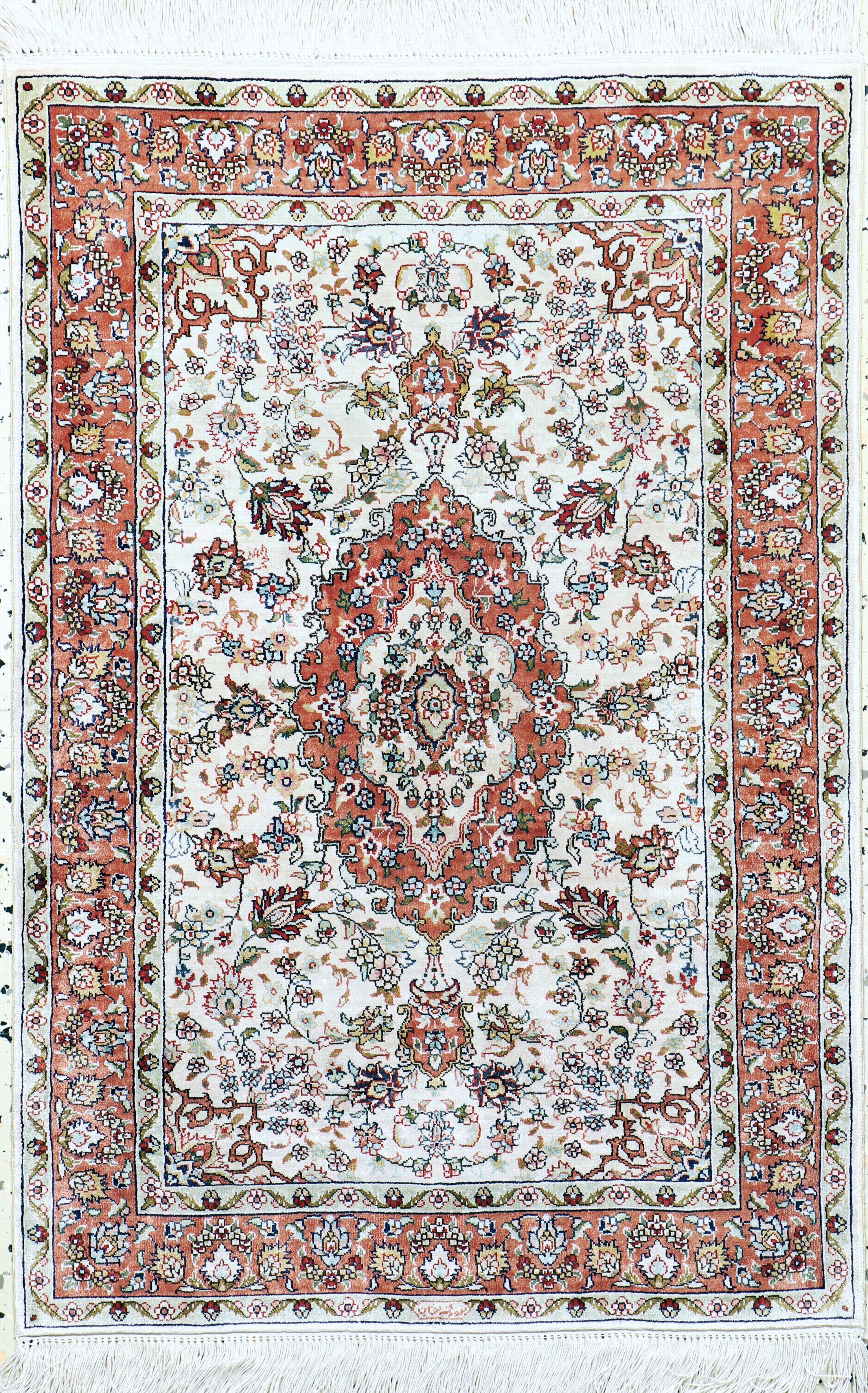 Image 27120526 - Hereke Seide fein, China, Ende 20.Jhd, reine Naturseide, ca. 94 x 62 cm, EHZ: 1-2 ...