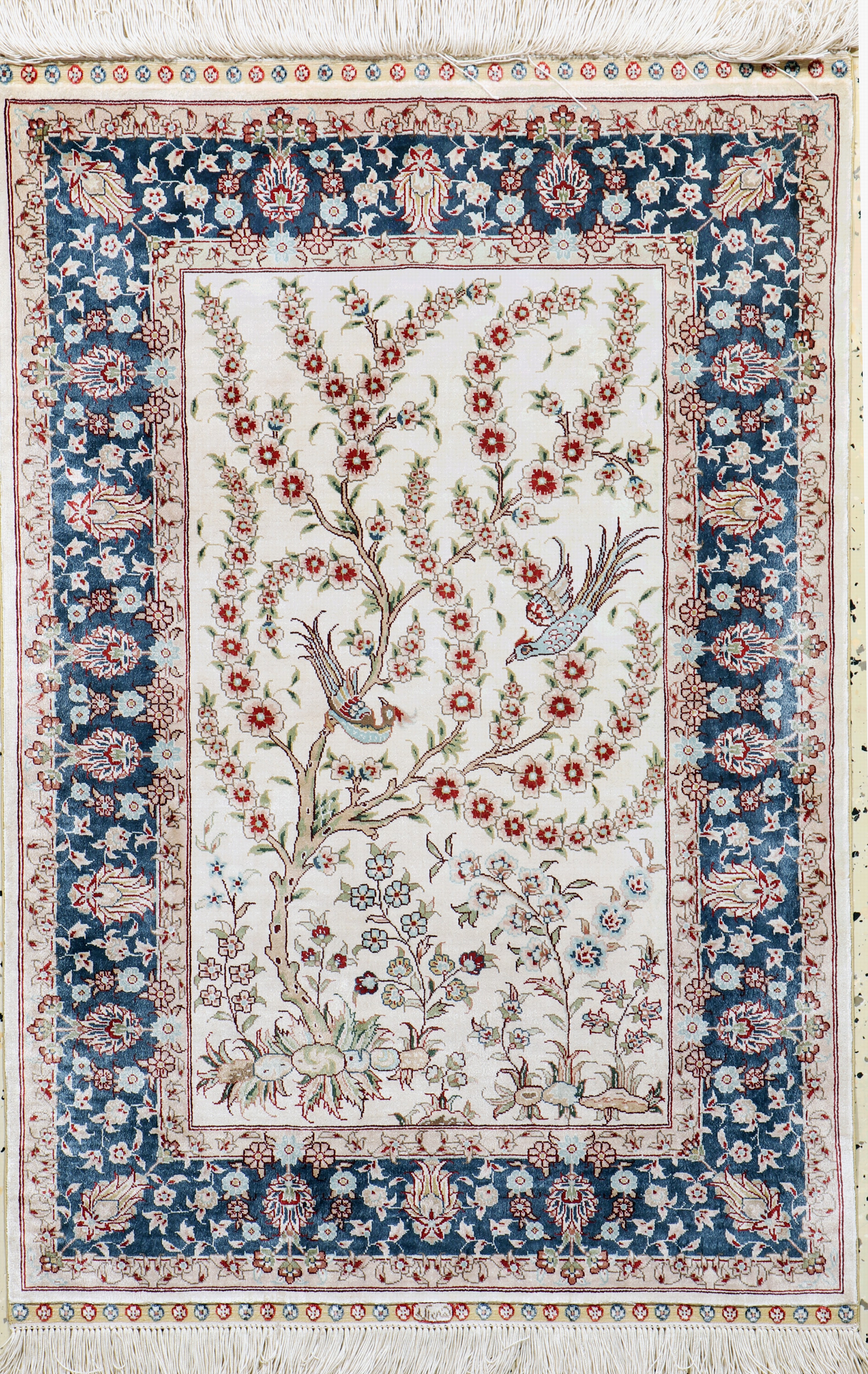 Image 27120527 - Hereke Seide fein, China, Ende 20.Jhd, reine Naturseide, ca. 93 x 63 cm, ca. 1,0 ...