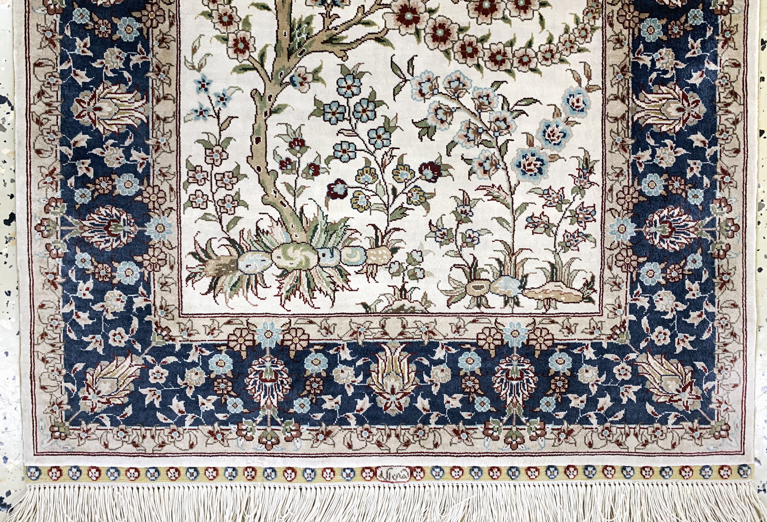 Detail b: Hereke Seide fein, China, Ende 20.Jhd, reine Naturseide, ca. 93 x 63 cm, ca. 1,0 Mio.Kn/qm, EHZ: 1-2
