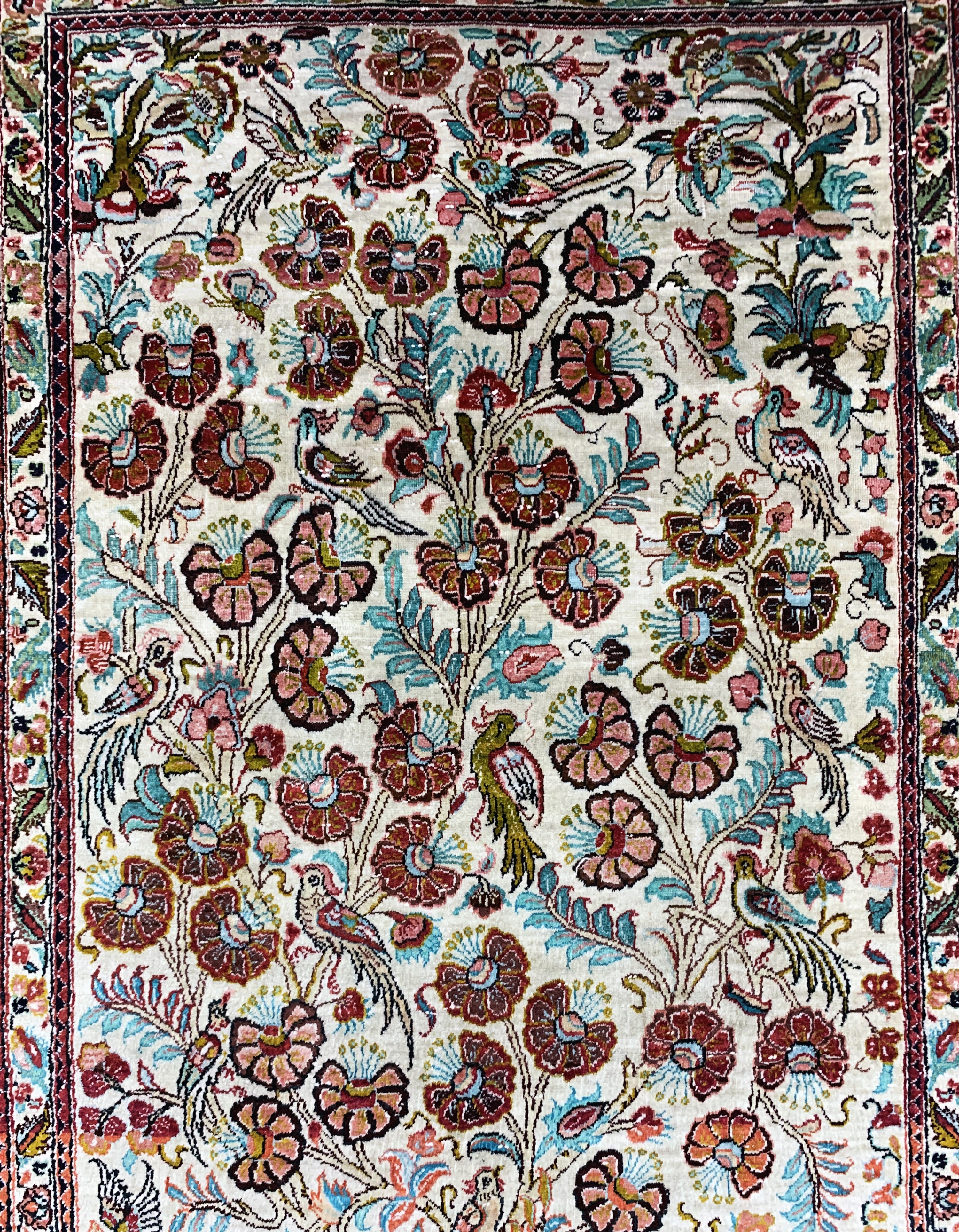Detail c: Ghom Seide, Persien, Mitte 20.Jhd, reine Naturseide, ca. 126 x 81 cm, EHZ: 2, (Fransen erneuert)