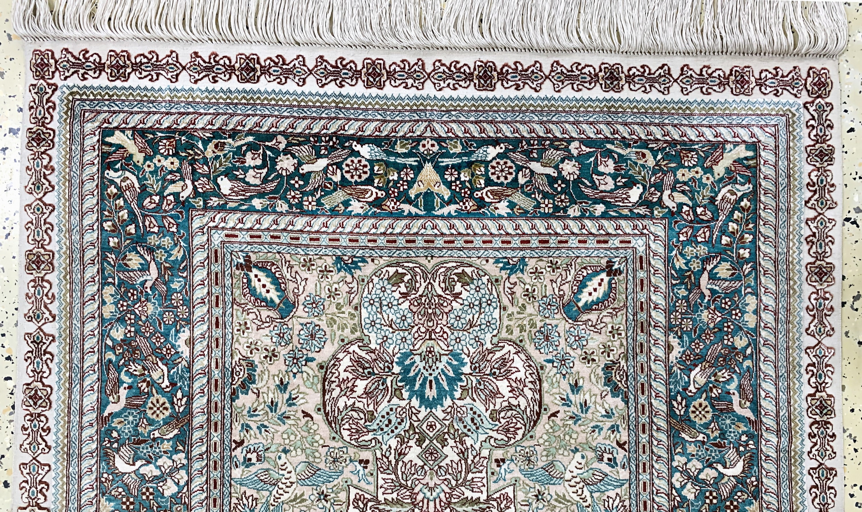 Detail a: Hereke Seide fein, China, Ende 20.Jhd, reine Naturseide, ca. 154 x 92 cm, ca. 1,0 Mio. Kn/qm, EHZ: 1-2