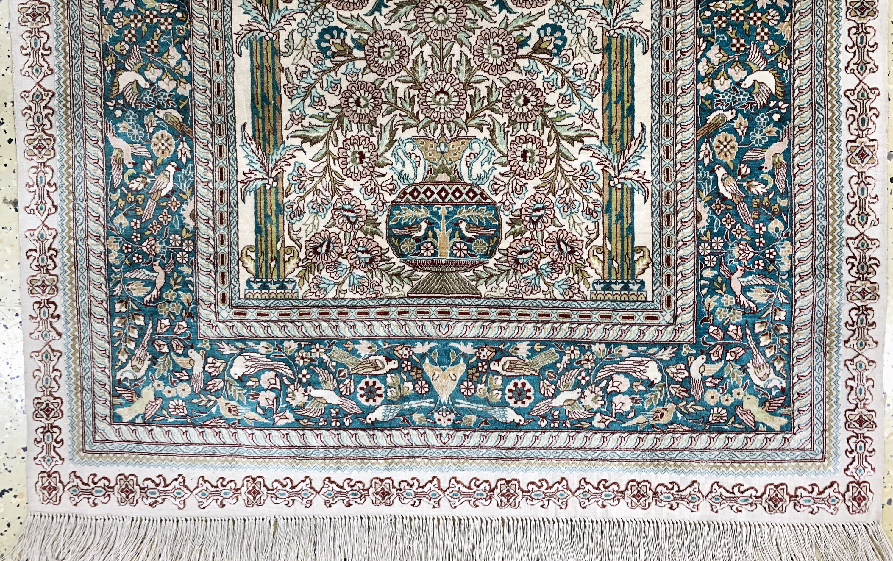 Detail b: Hereke Seide fein, China, Ende 20.Jhd, reine Naturseide, ca. 154 x 92 cm, ca. 1,0 Mio. Kn/qm, EHZ: 1-2