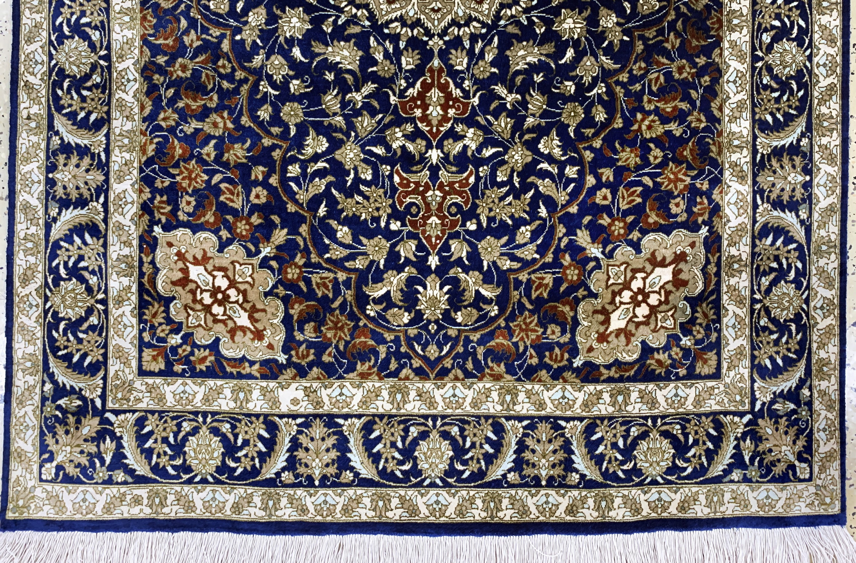 Detail b: Ghom Seide fein, Persien, Ende 20.Jhd, reine Naturseide, ca. 145 x 97 cm, ca. 1,0 Mio. Kn/qm, EHZ: 1-2