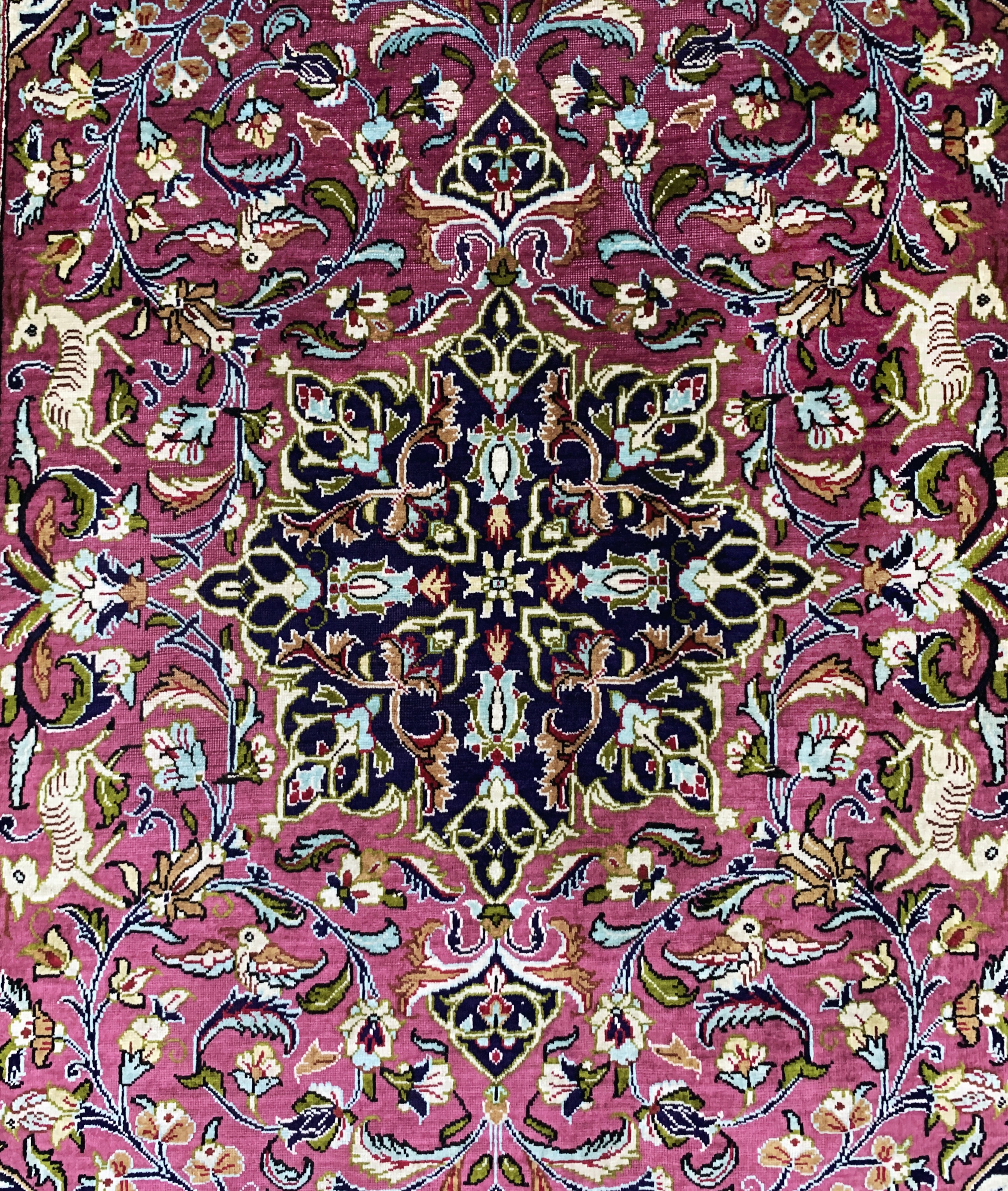 Detail c: Ghom Seide, Persien, Mitte 20.Jhd, reine Naturseide, ca. 122 x 79 cm, EHZ: 2-3, (Fransen erneuert)