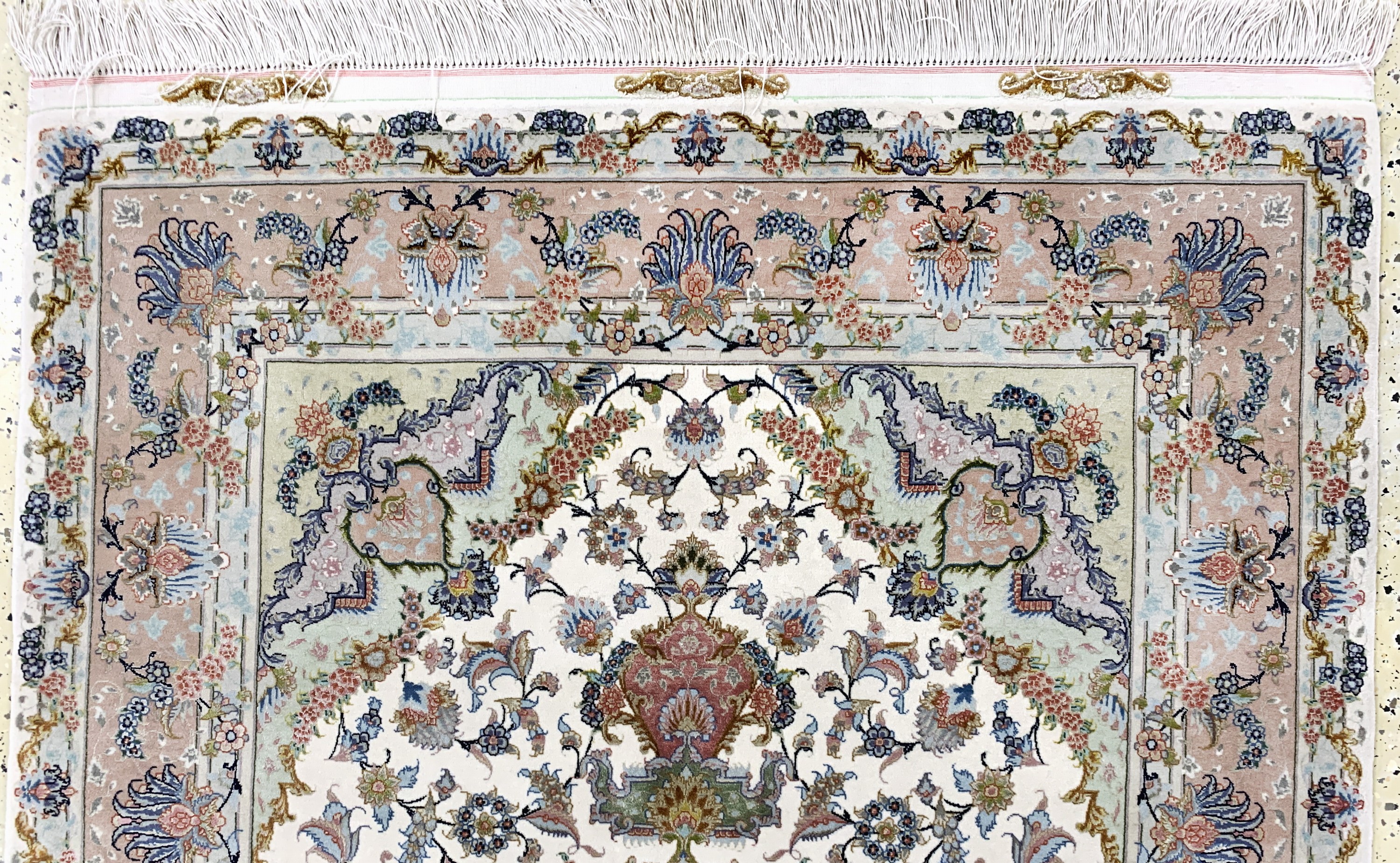 Detail a: Täbriz"Benam"fein(60 Raj), Persien signiert, Mitte 20.Jhd, Korkwolle mit und auf Seide, ca. 187 x 116 cm, ca. 800.000 Kn/qm, EHZ: 1-2