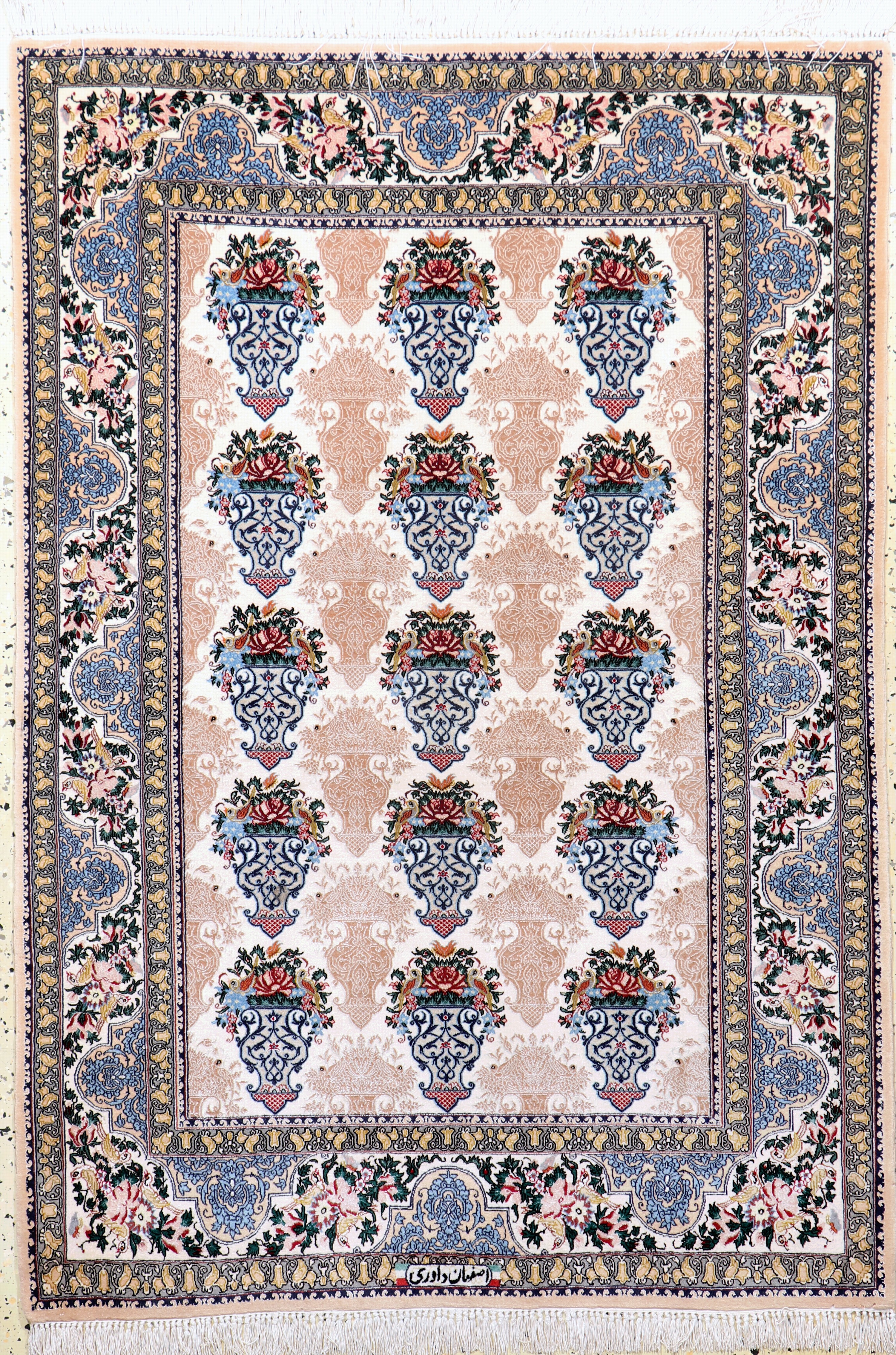 Image 27120581 - Esfahan´Davari´fein signiert, Persien, Ende20.Jhd, Korkwolle mit und auf Seide, ca. 157 ...