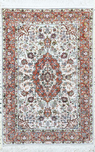Image Hereke Seide fein, China, Ende 20.Jhd, reine Naturseide, ca. 94 x 62 cm, EHZ: 1-2 ...