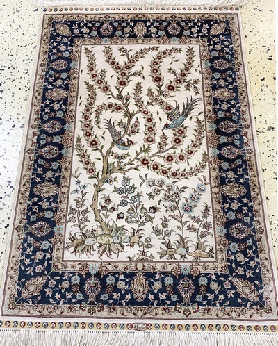27120527d - Hereke Seide fein, China, Ende 20.Jhd, reine Naturseide, ca. 93 x 63 cm, ca. 1,0 ...