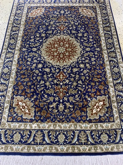 27120553d - Ghom Seide fein, Persien, Ende 20.Jhd, reine Naturseide, ca. 145 x 97 cm, ca. 1,0 Mio. ...