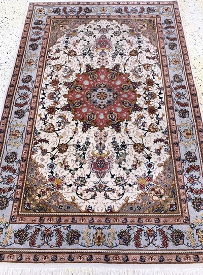 27120557d - Täbriz fein(50 Raj), Persien, Mitte 20.Jhd,Korkwolle mit und auf Seide, ca. 157 x 102 ...