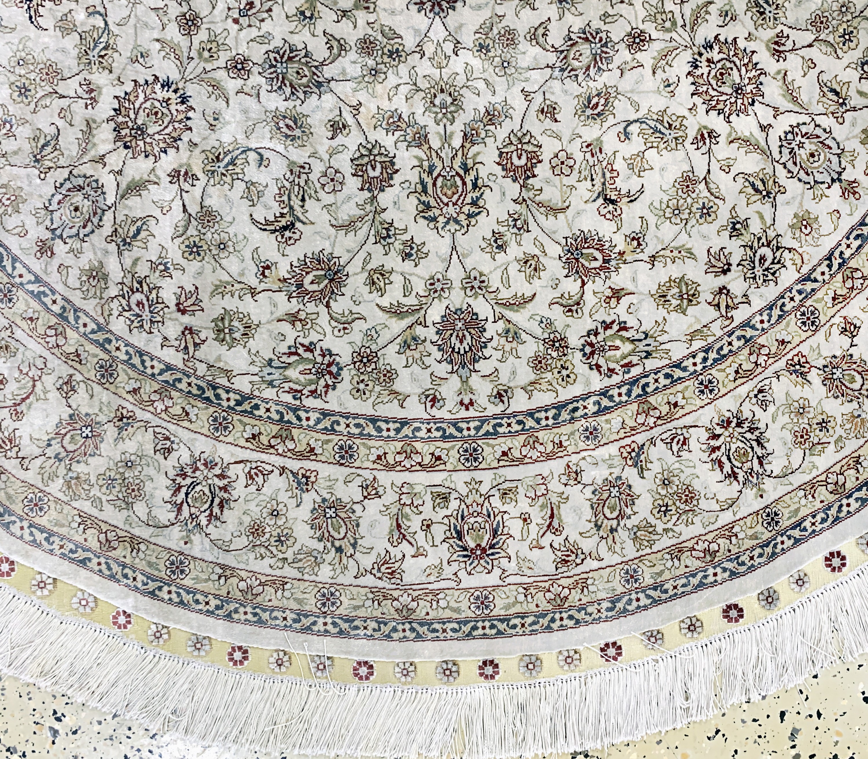 Detail a: Hereke Seide fein, China, Ende 20.Jhd, reine Naturseide, Durchmesser: ca. 154 cm, Reinigungsbedürftig, EHZ: 2