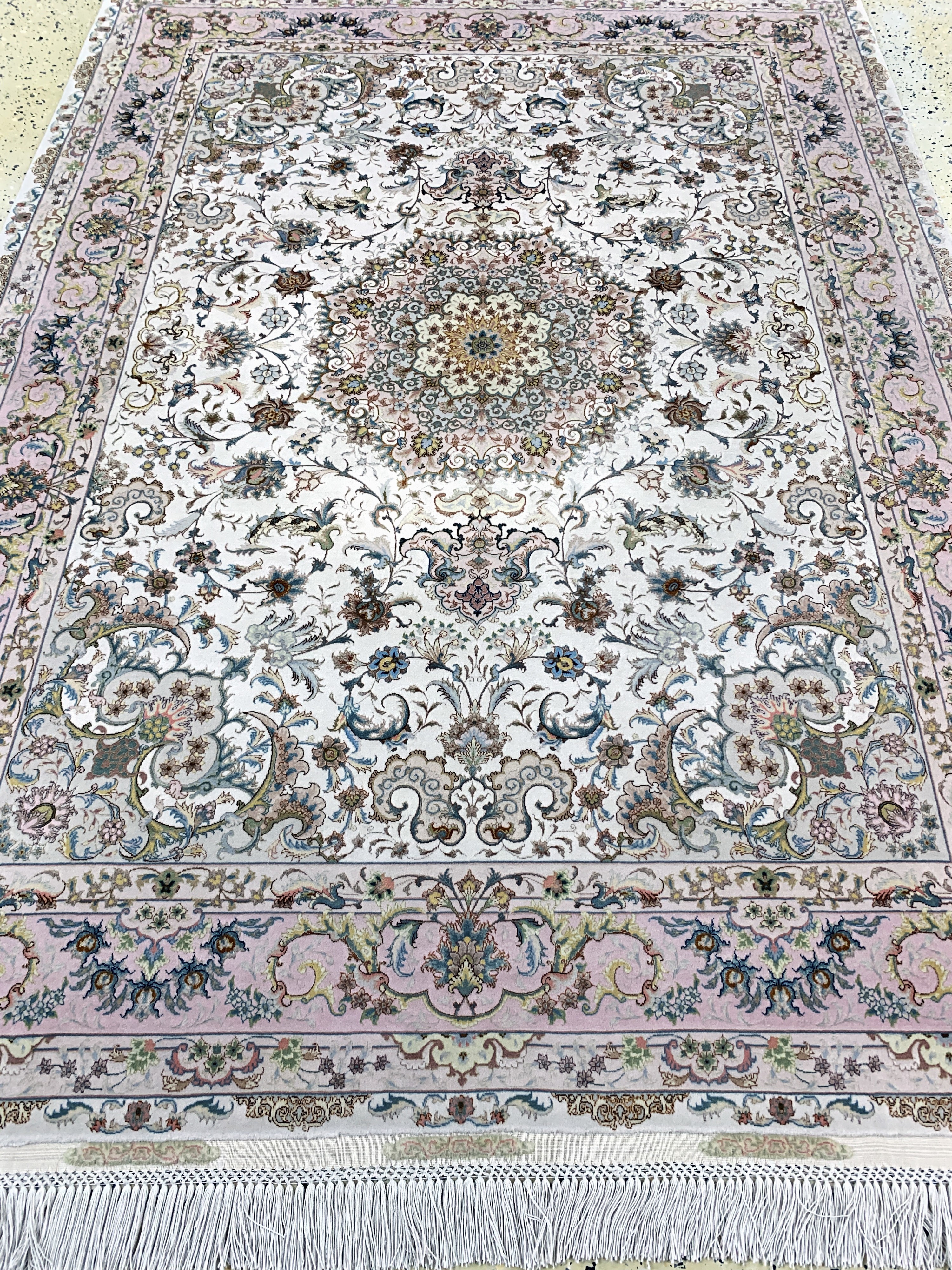 Detail f: Täbriz Sehr fein(70 Raj), Persien, Mitte 20.Jhd, Korkwolle mit und auf Seide, ca. 210 x151 cm, ca. 1,0 Mio. Kn/qm, EHZ: 1-2