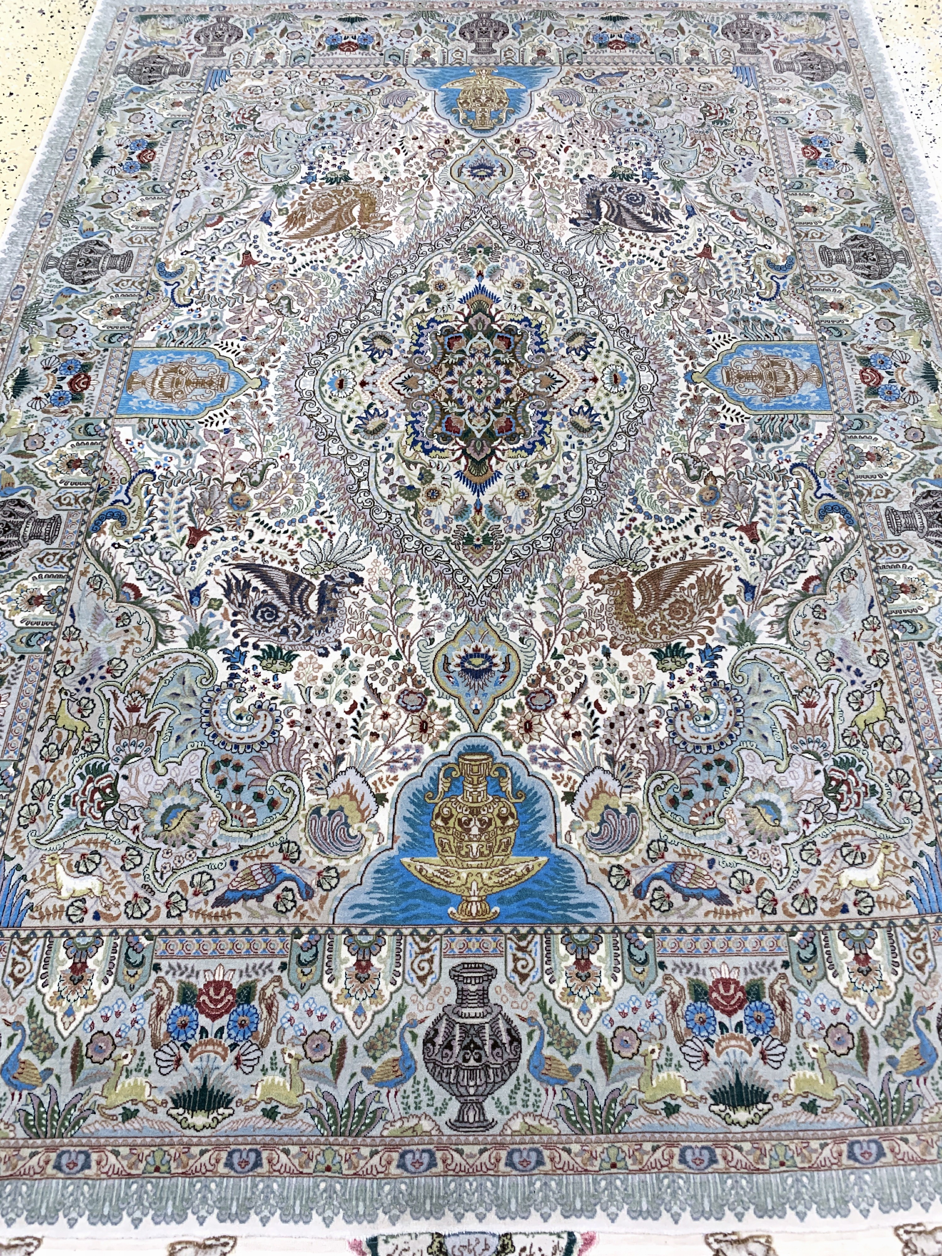Detail f: Täbriz Sehr fein(70 Raj), Persien, signiert, Mitte 20.Jhd, Korkwolle mit und auf Seide, ca. 212 x 152 cm, ca. 1,0 Mio. Kn/qm, EHZ: 1-2