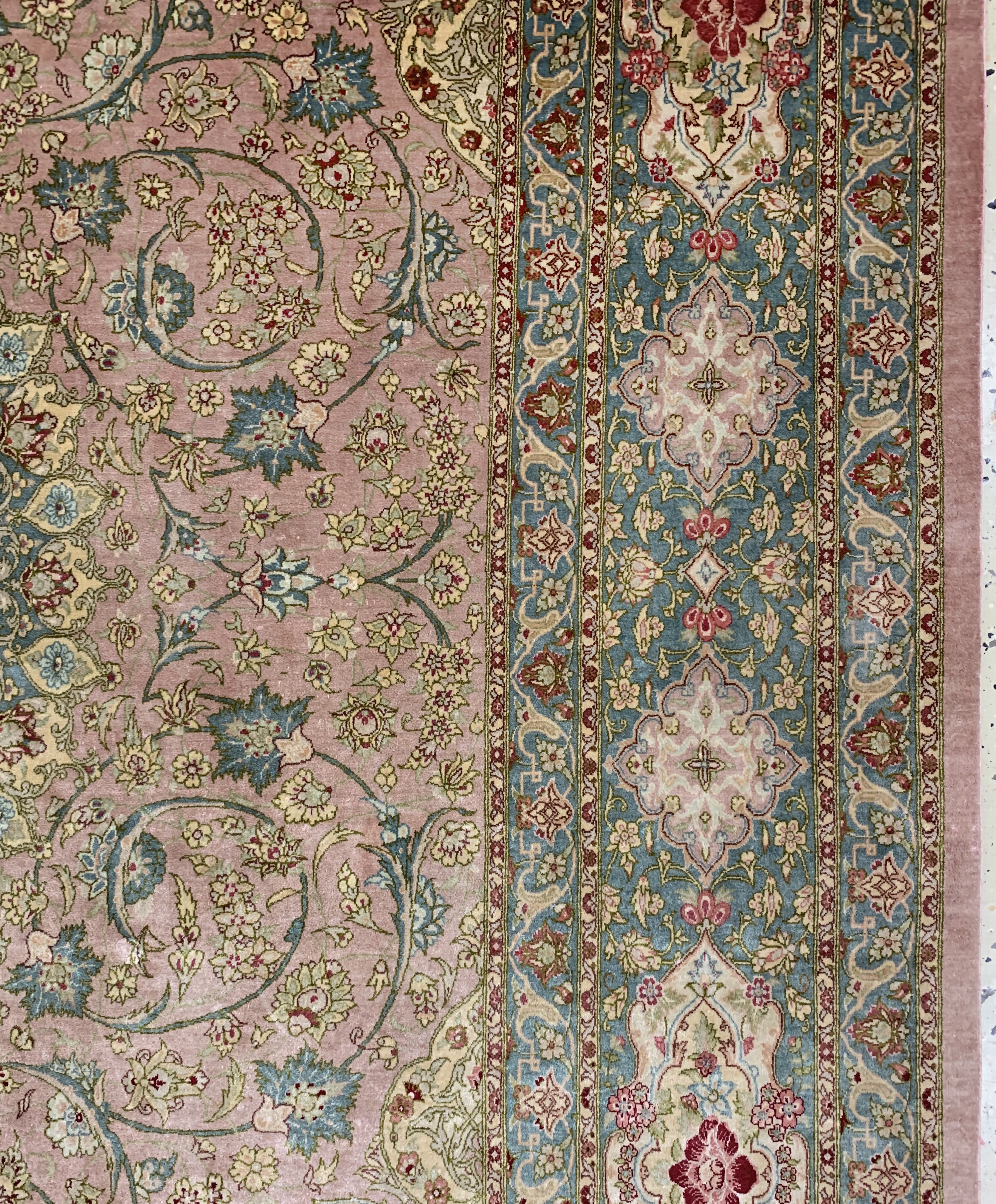 Detail e: Ghom Seide fein, Persien, Ende 20.Jhd, reine Naturseide, ca. 305 x 201 cm, ca. 1,0 Mio. Kn/qm, EHZ: 1-2