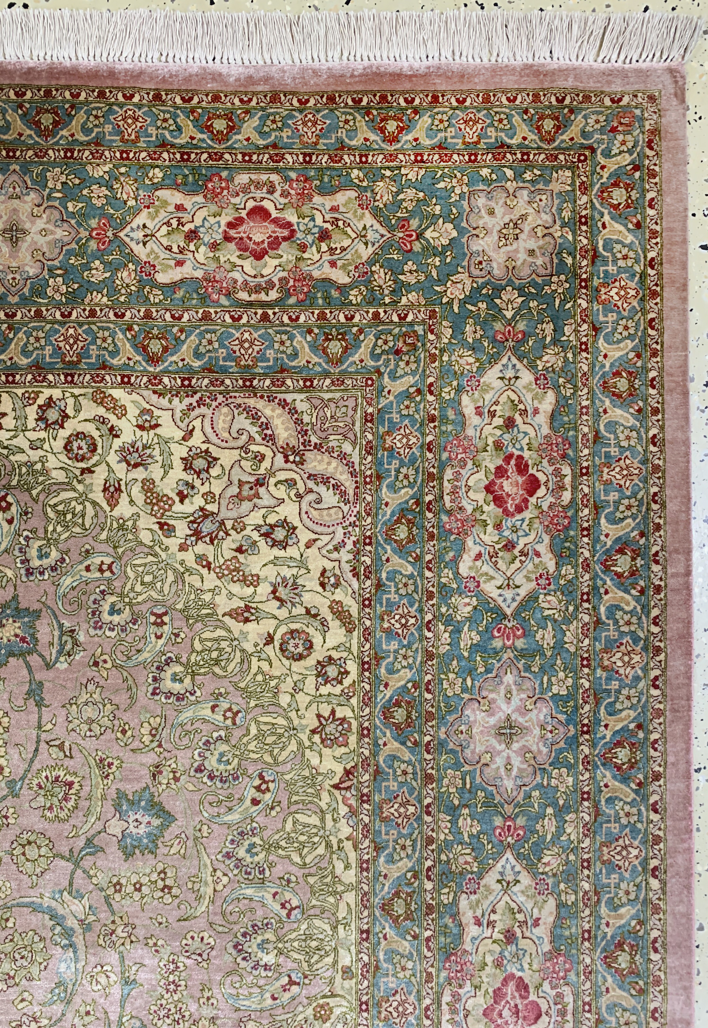 Detail g: Ghom Seide fein, Persien, Ende 20.Jhd, reine Naturseide, ca. 305 x 201 cm, ca. 1,0 Mio. Kn/qm, EHZ: 1-2