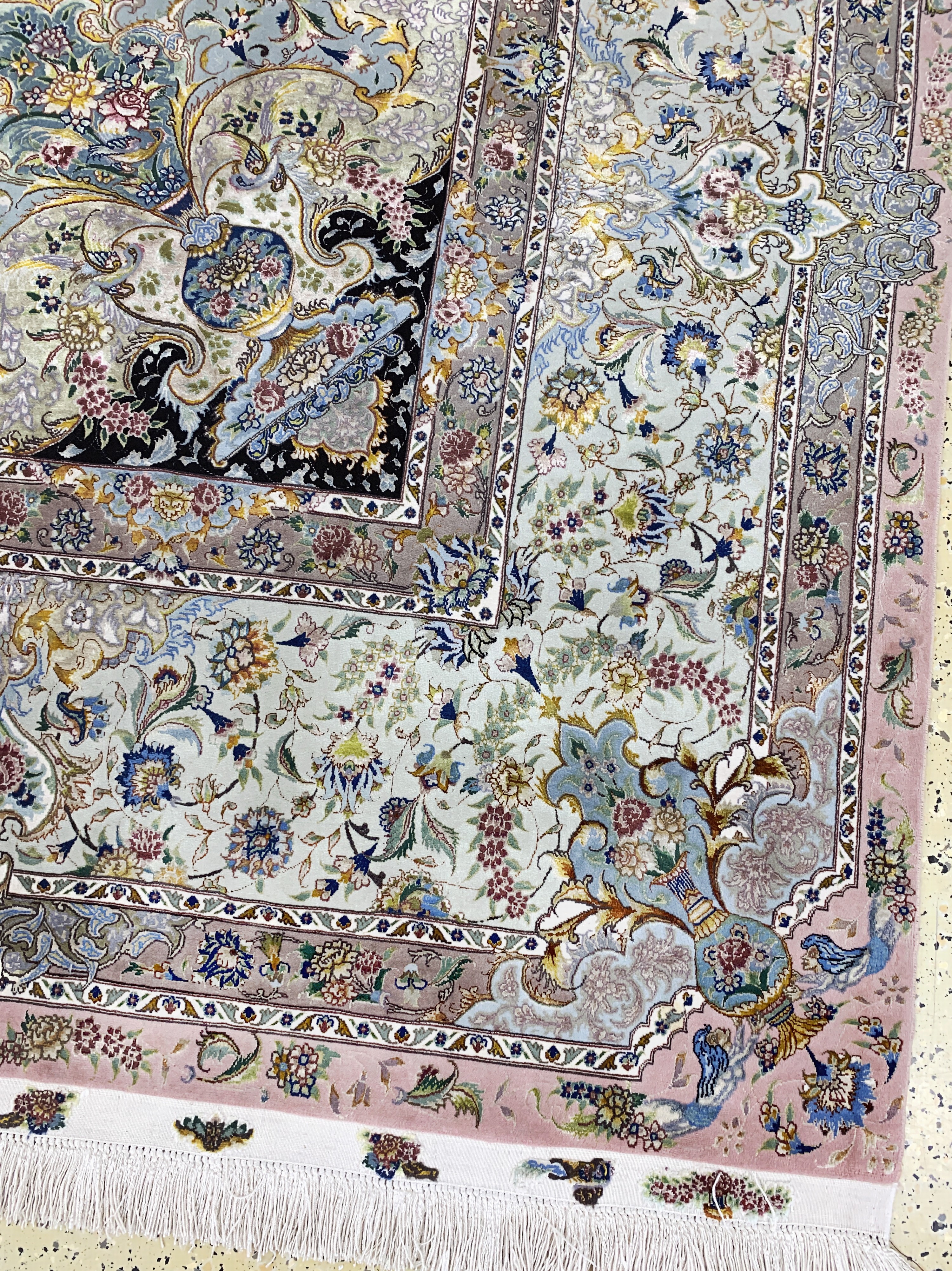 Detail a: Täbriz"Shadkam"fein(60 Raj), Persien signiert, Mitte 20.Jhd, Korkwolle mit und auf Seide, ca. 420 x 300 cm, ca. 800.000 Kn/qm, EHZ: ...