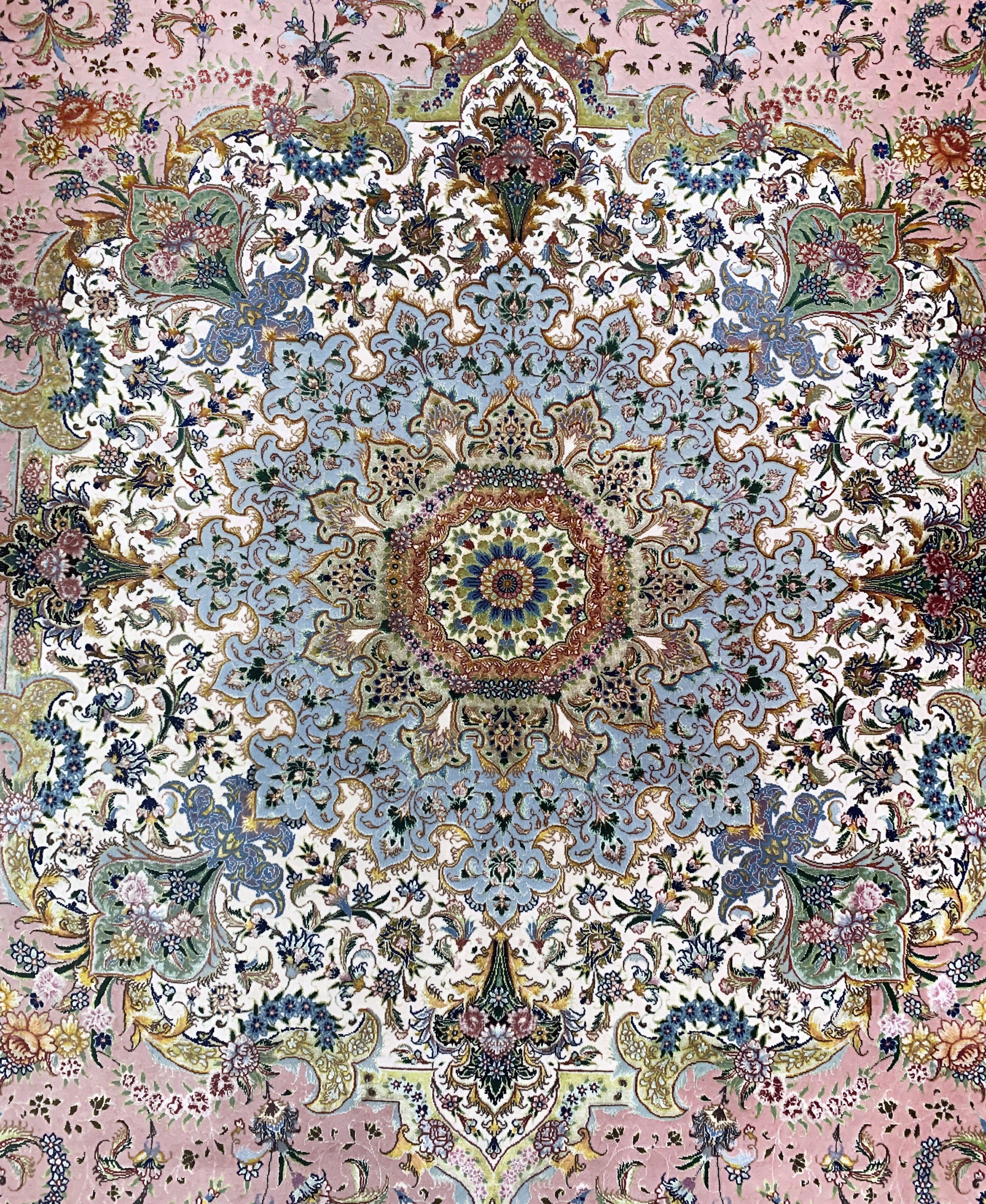 Detail e: Täbriz"Shadkam"fein(60 Raj), Persien signiert, Mitte 20.Jhd, Korkwolle mit und auf Seide, ca. 420 x 300 cm, ca. 800.000 Kn/qm, EHZ: ...