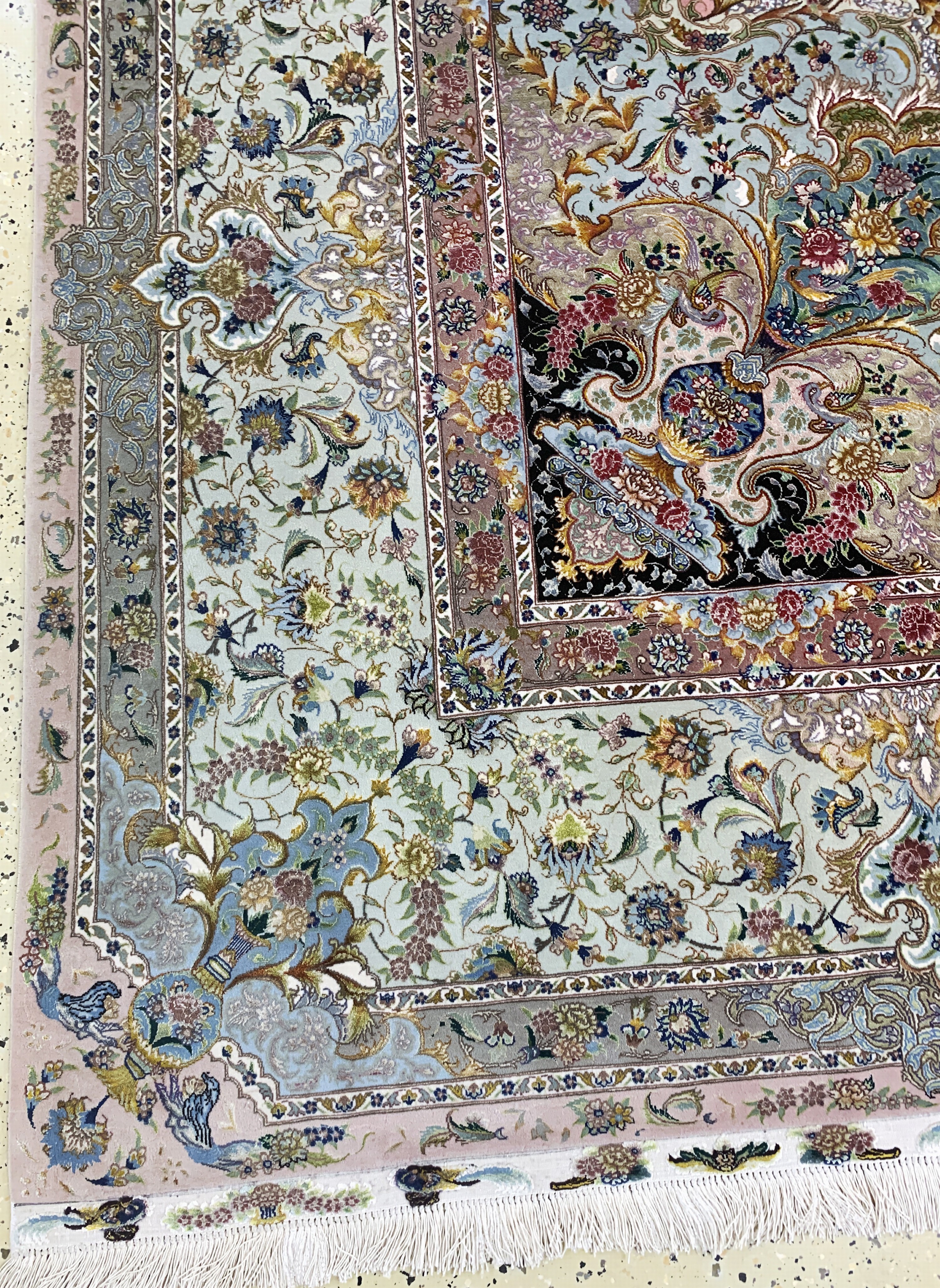 Detail h: Täbriz"Shadkam"fein(60 Raj), Persien signiert, Mitte 20.Jhd, Korkwolle mit und auf Seide, ca. 420 x 300 cm, ca. 800.000 Kn/qm, EHZ: ...