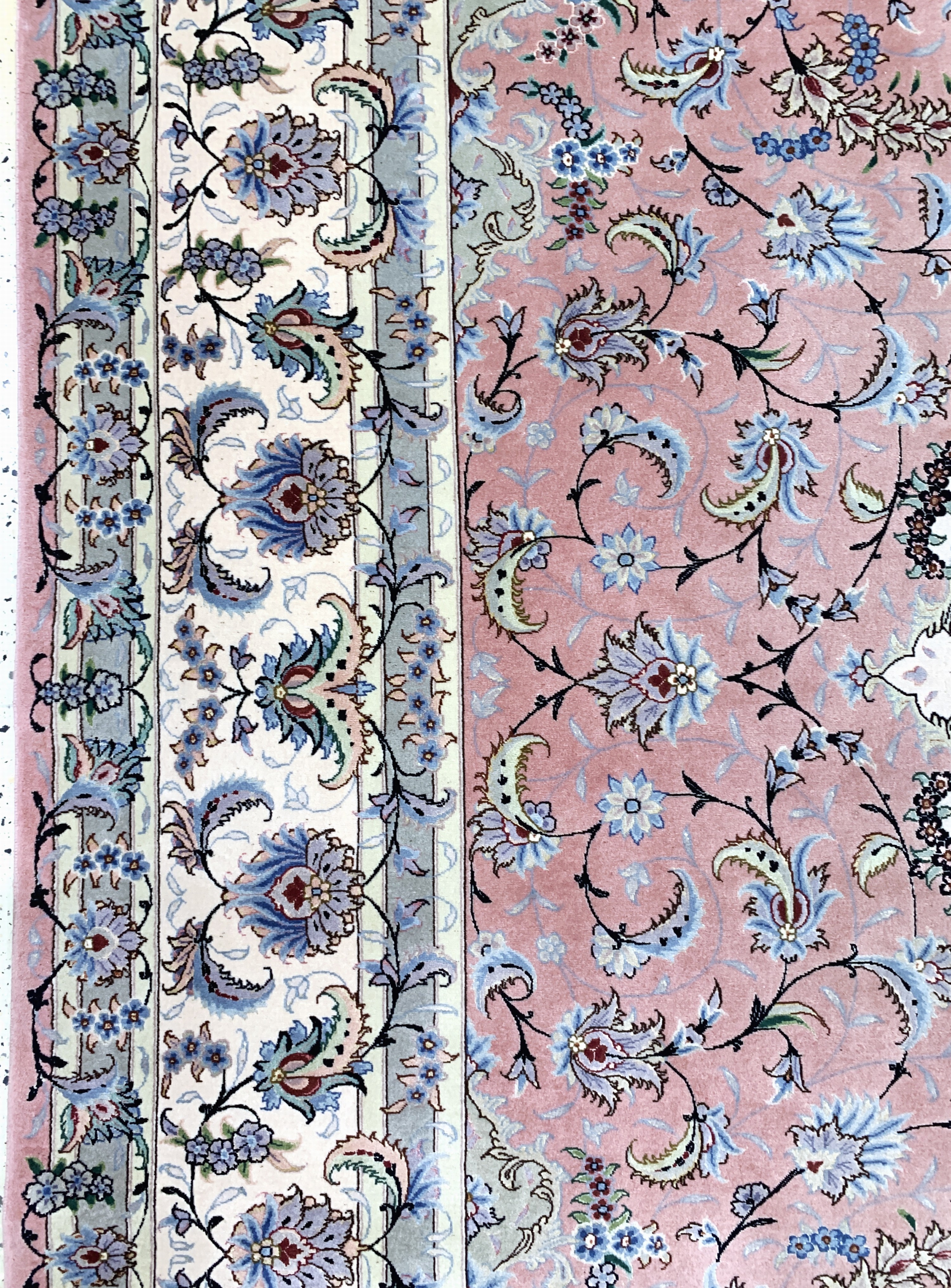 Detail c: Täbriz fein(50 Raj) signiert, Persien, Ende20.Jhd, Korkwolle mit und auf Seide, ca. 351 x252 cm, ca. 500.000 Kn/qm, verblasst, EHZ: 1-2