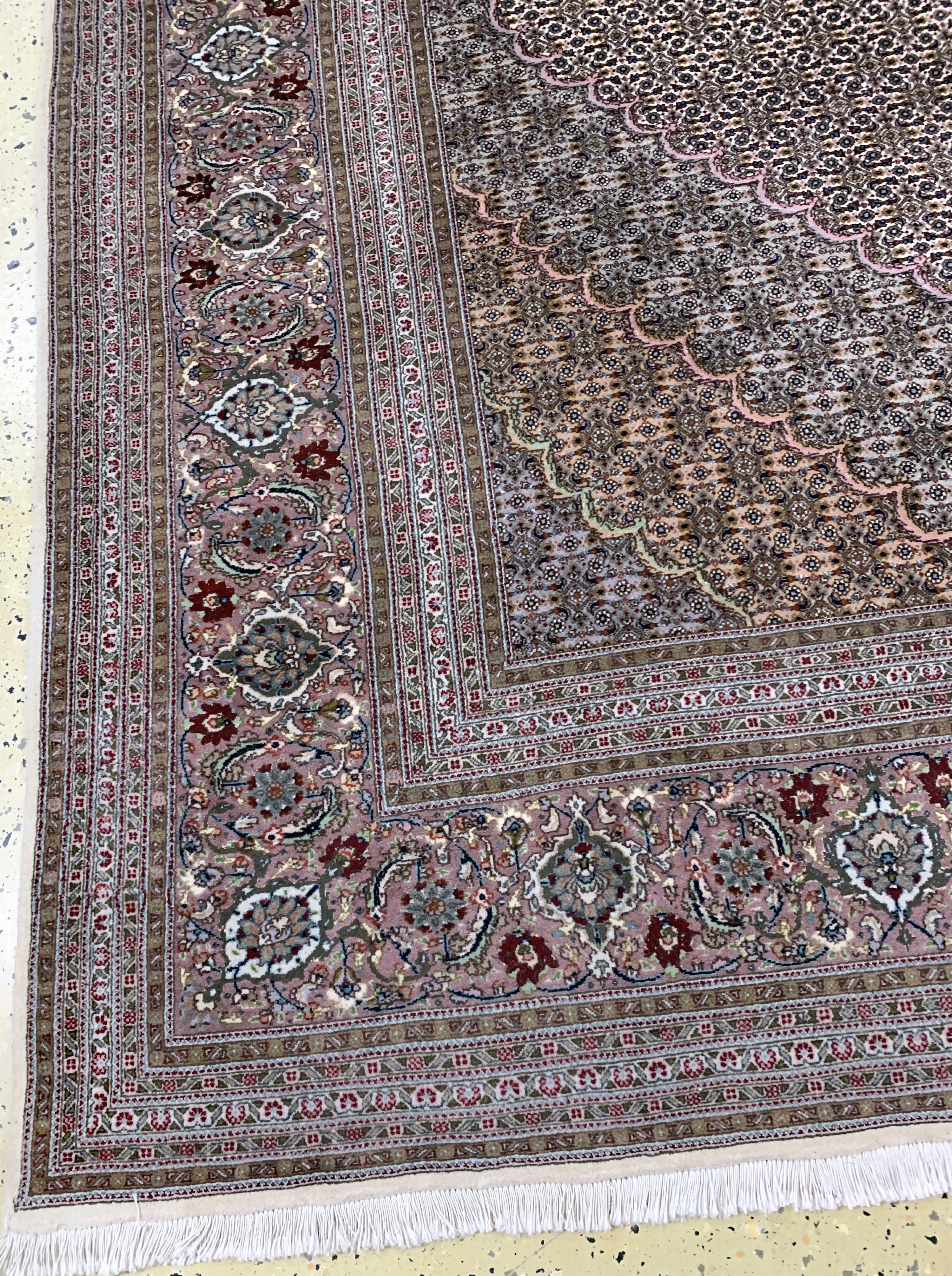 Detail b: Täbriz fein(50 Raj), Persien, Ende 20.Jhd, Korkwolle mit Seide, ca. 353 x 252 cm, ca. 500.000 Kn/qm, EHZ: 2